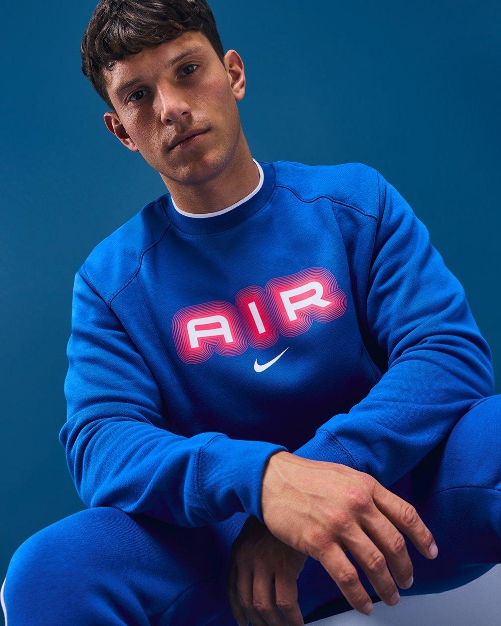 Hoodies & Sweatshirts