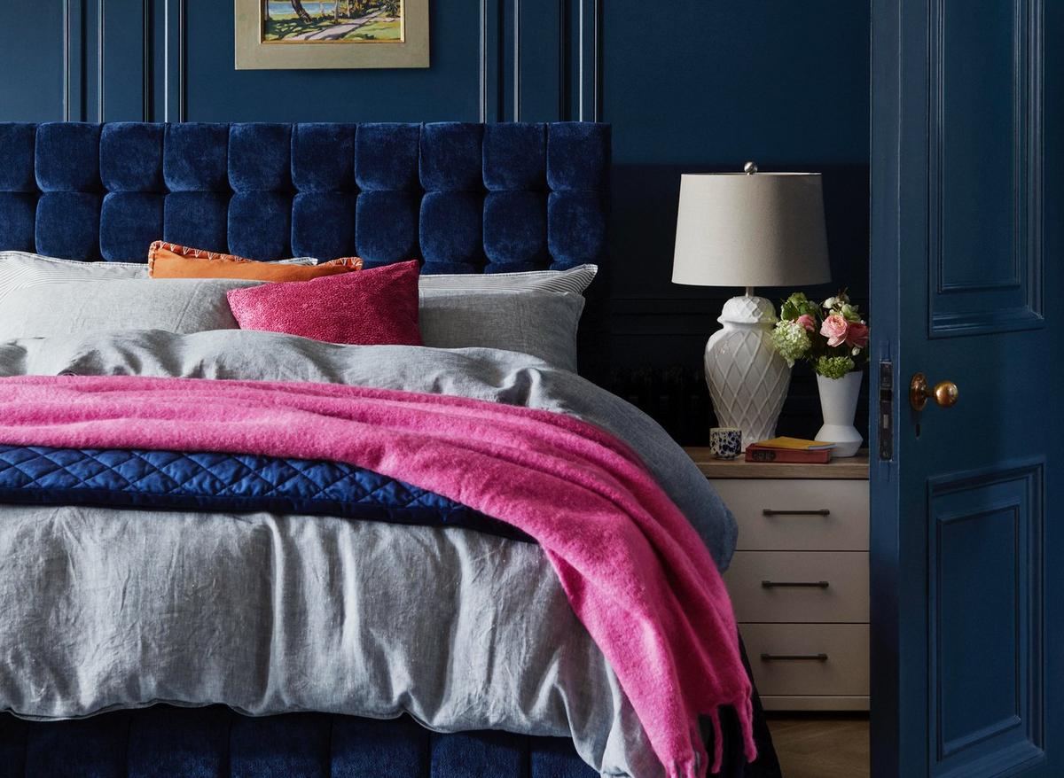 12489_hero_into_the_blue-bedroom