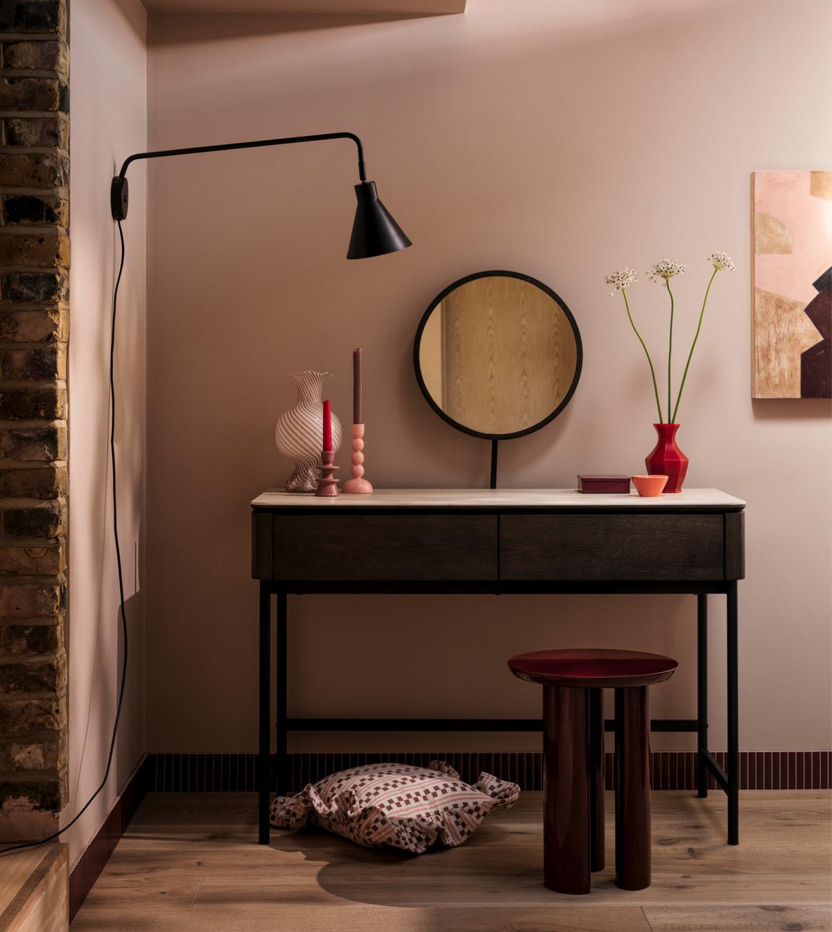 TIBER DRESSING TABLE