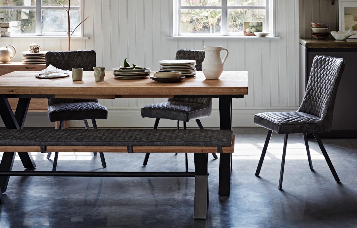 Scandi table online