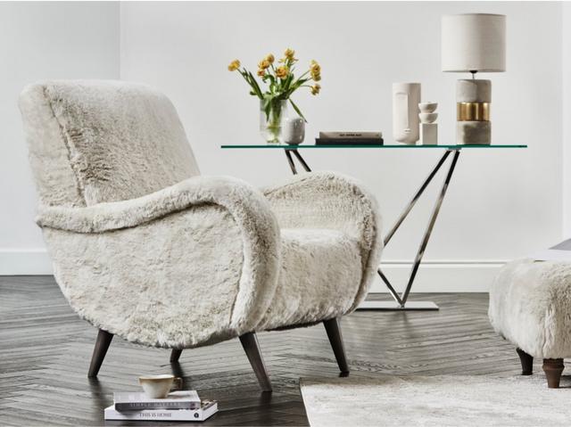 1628_long_living_room_ashley_manor_oyster_bay_accent_chair_5