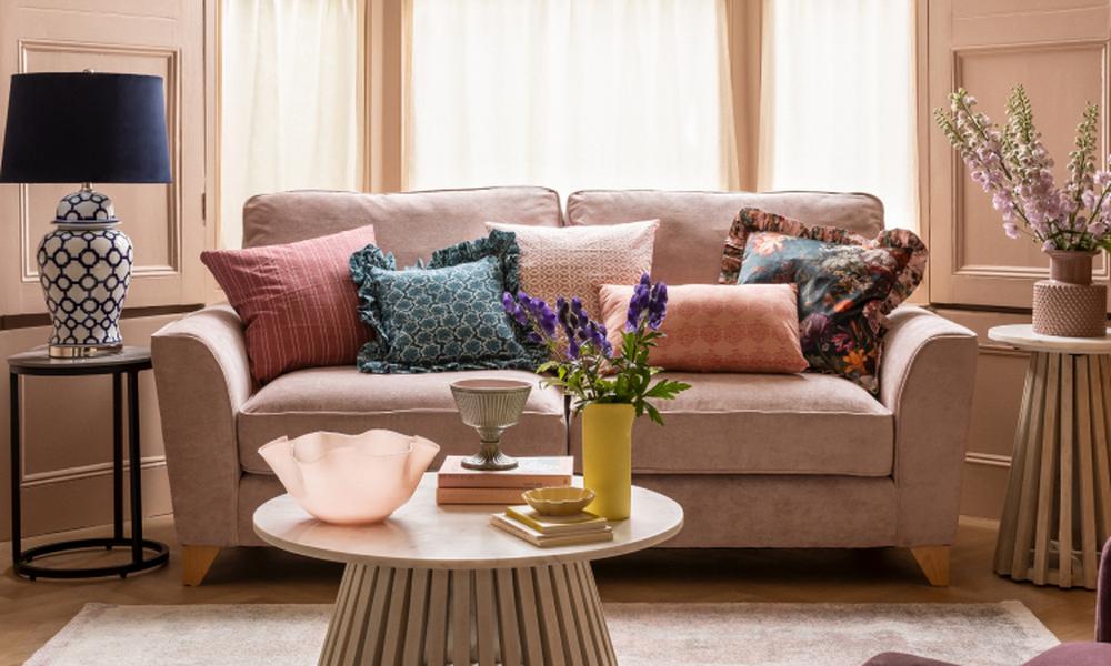 19291_ice_cream_article_strawberry_legend_sofa_thumbnail_750x450_snippet