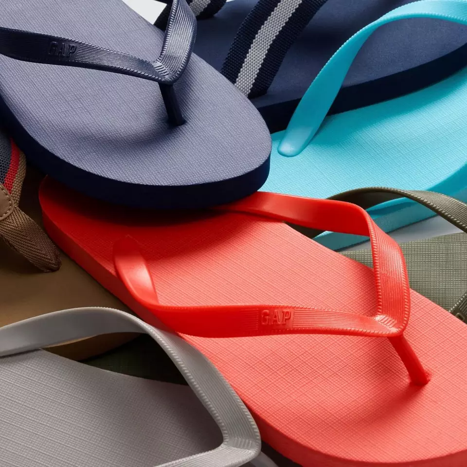 $4 Flip-Flops