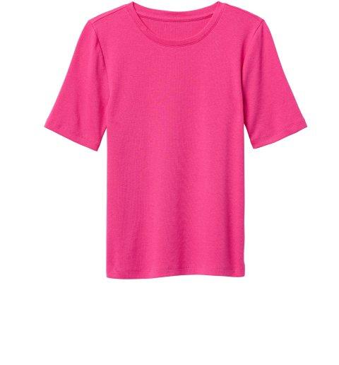 pink t-shirt