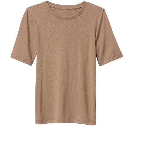 brown t-shirt