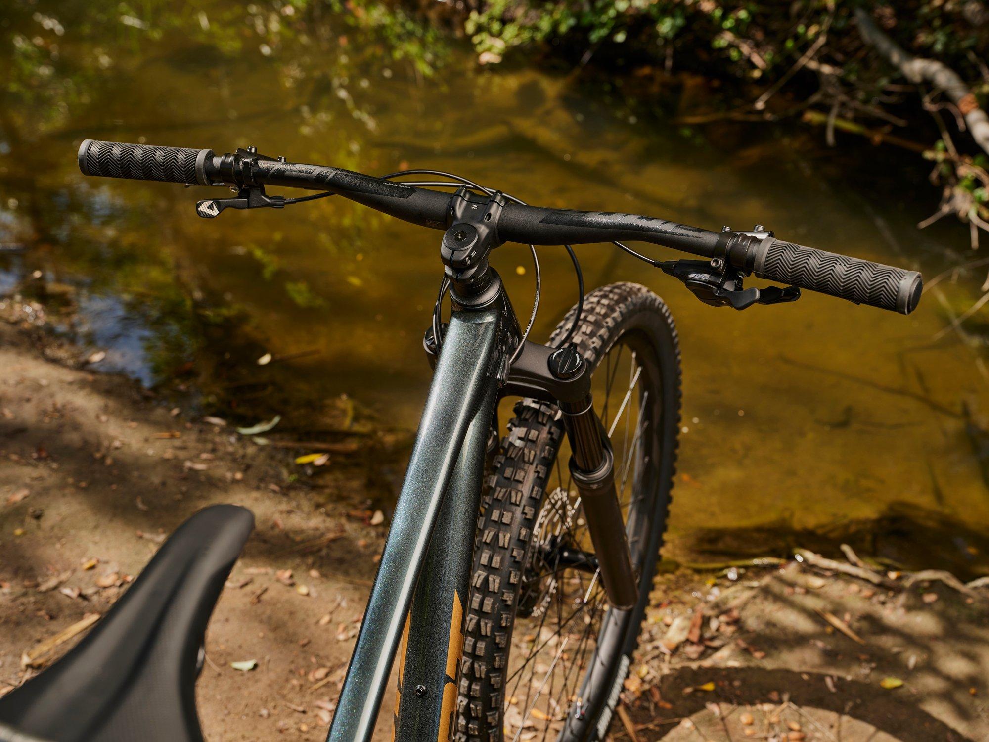 Fathom | Hardtail Trail Bike | Giant Bicycles USA