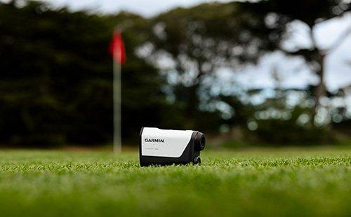 GARMIN APPROACH Z10 RANGEFINDER: SMARTER DISTANCES. BETTER DECISIONS.