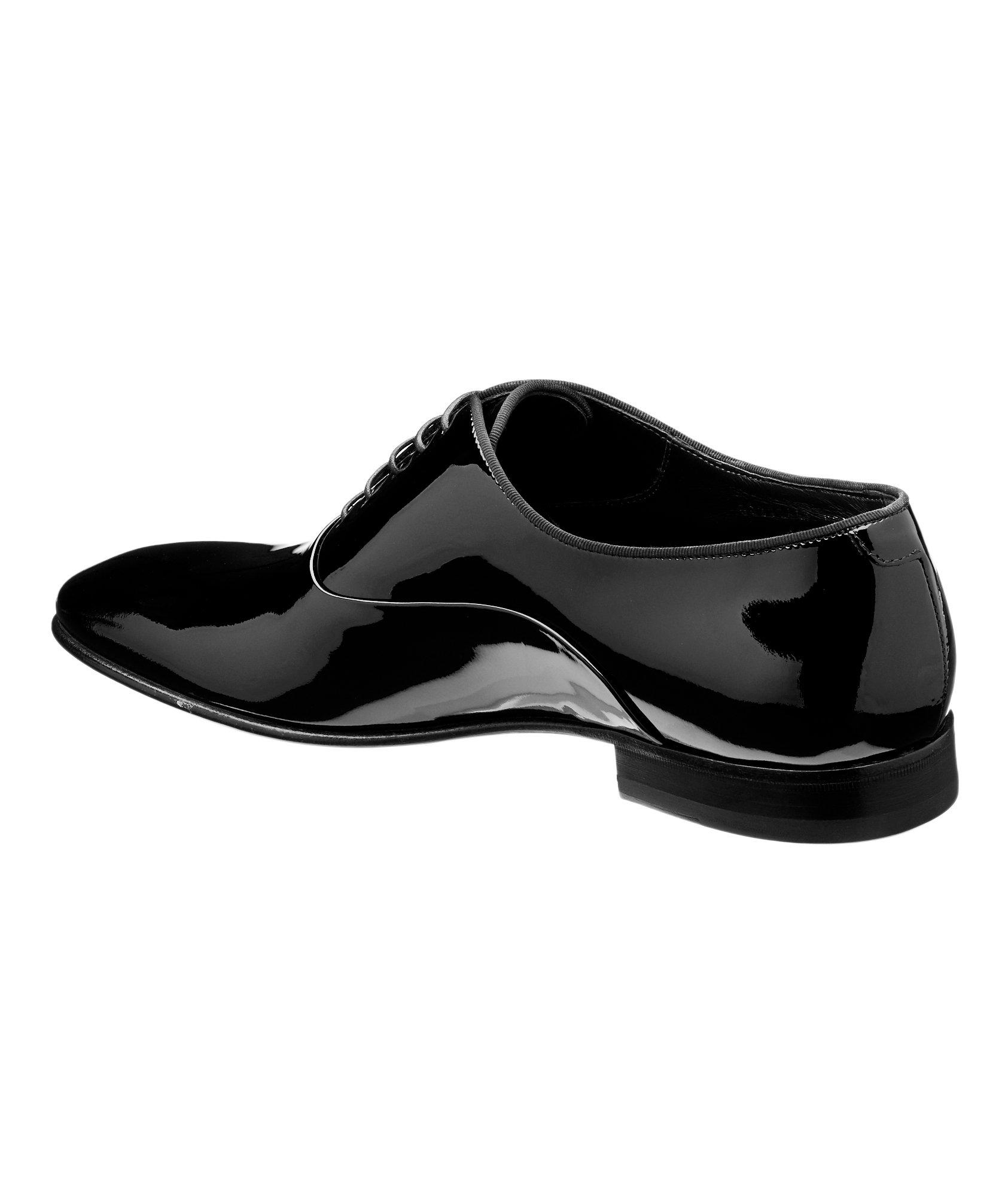 Chaussure lacée en cuir verni image 1