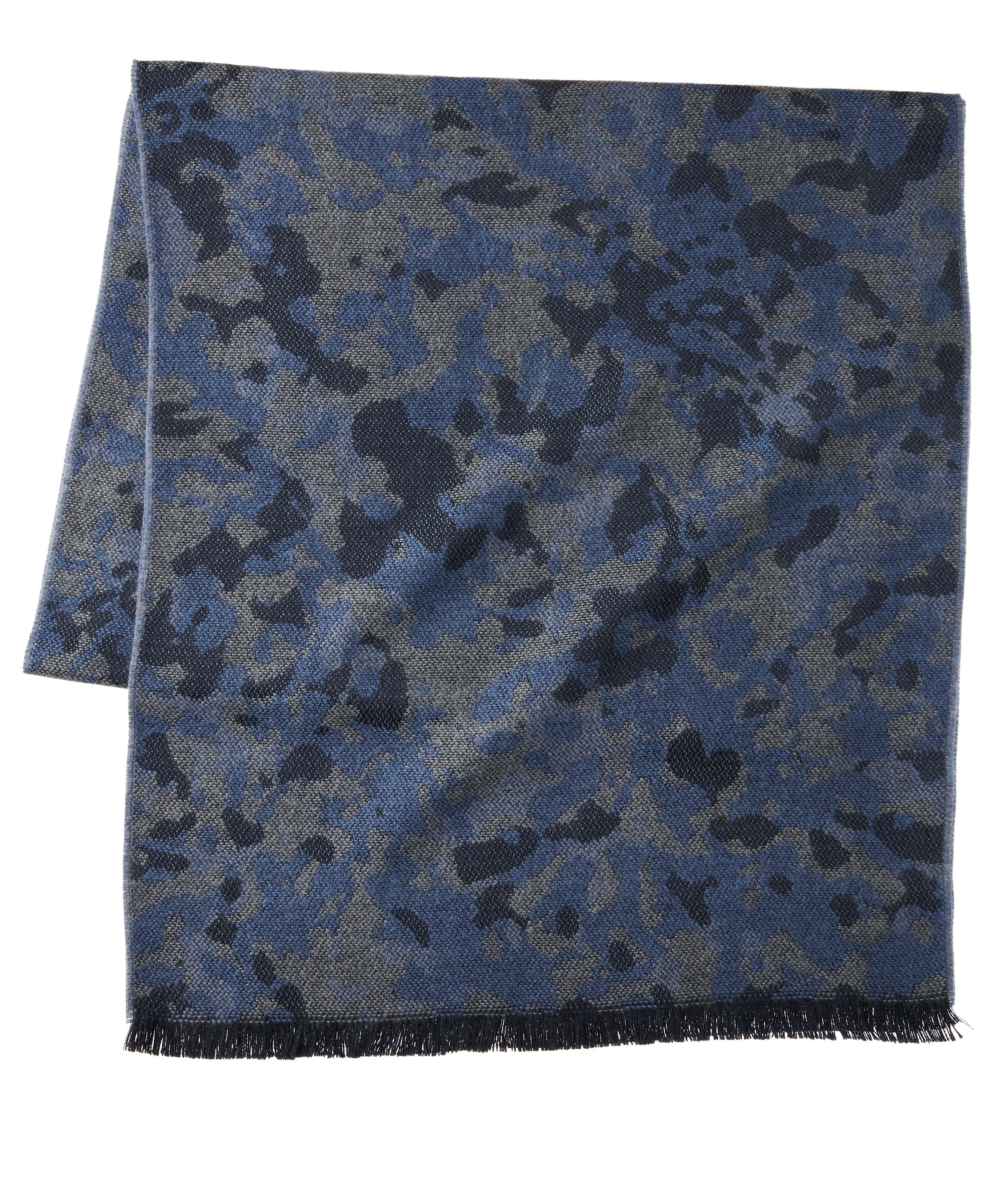 Écharpe en lainage à motif camouflage image 0