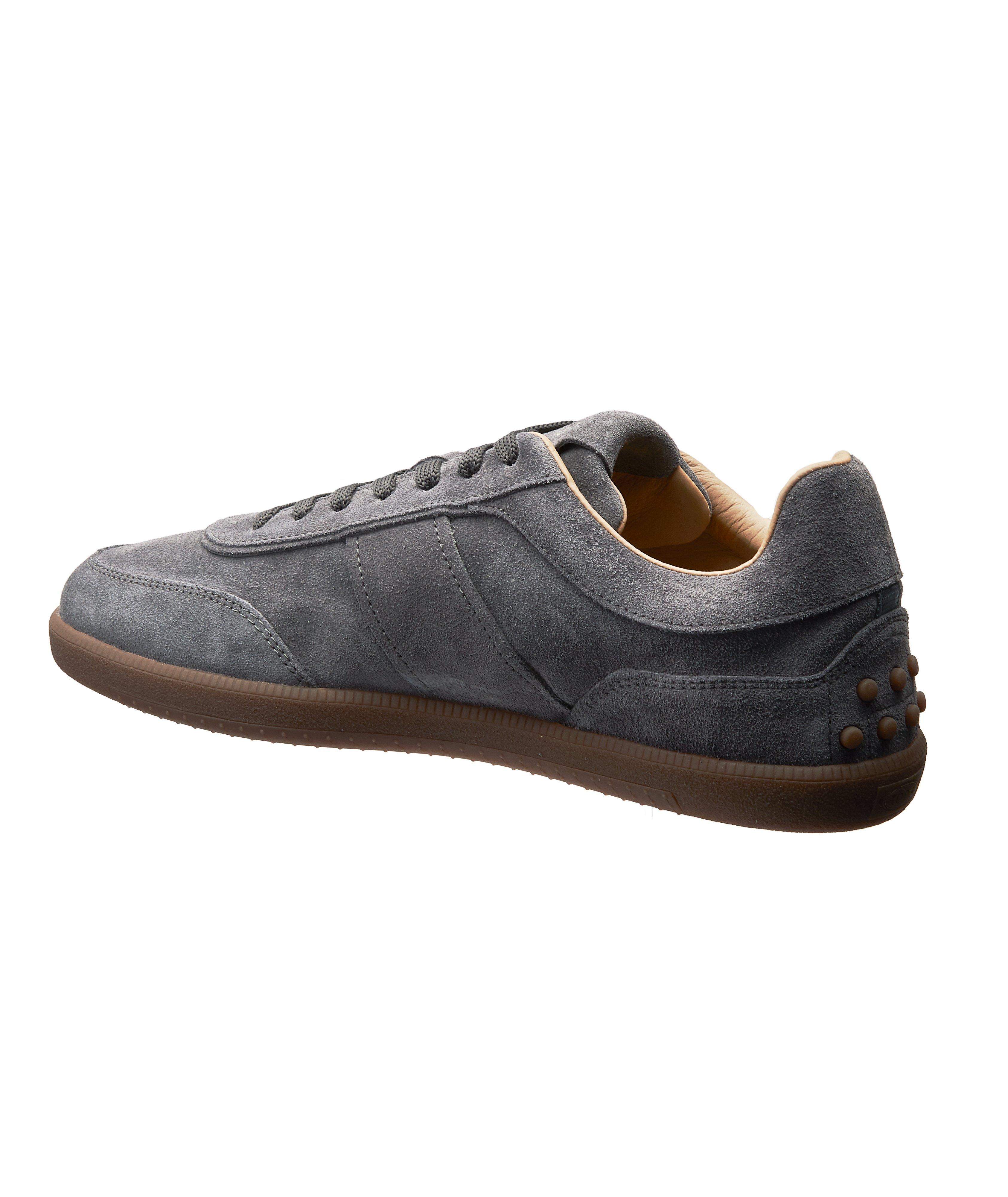 Chaussure sport en suède image 1