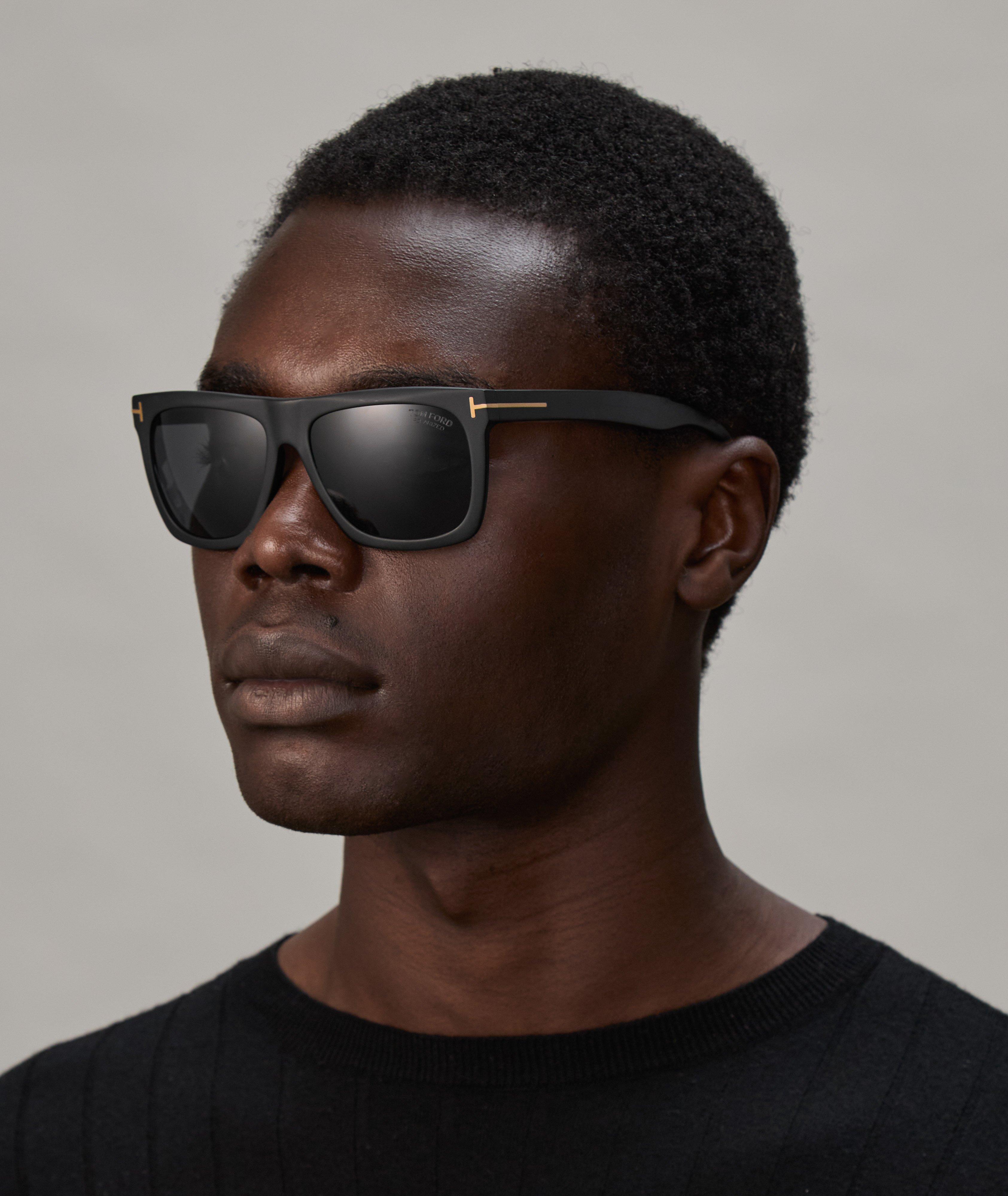 Thumbnail to select image 2