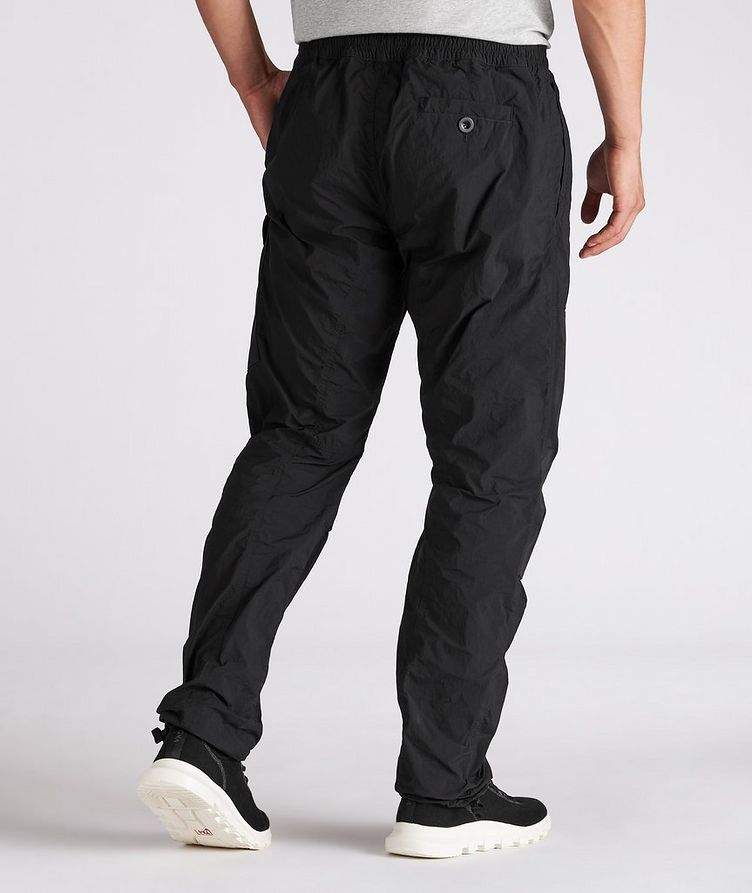 Pantalon en nylon à poches cargo et à teinture en pièce image 2