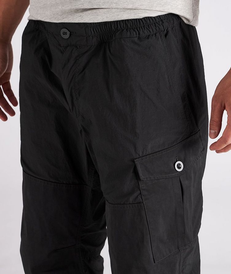 Pantalon en nylon à poches cargo et à teinture en pièce image 3