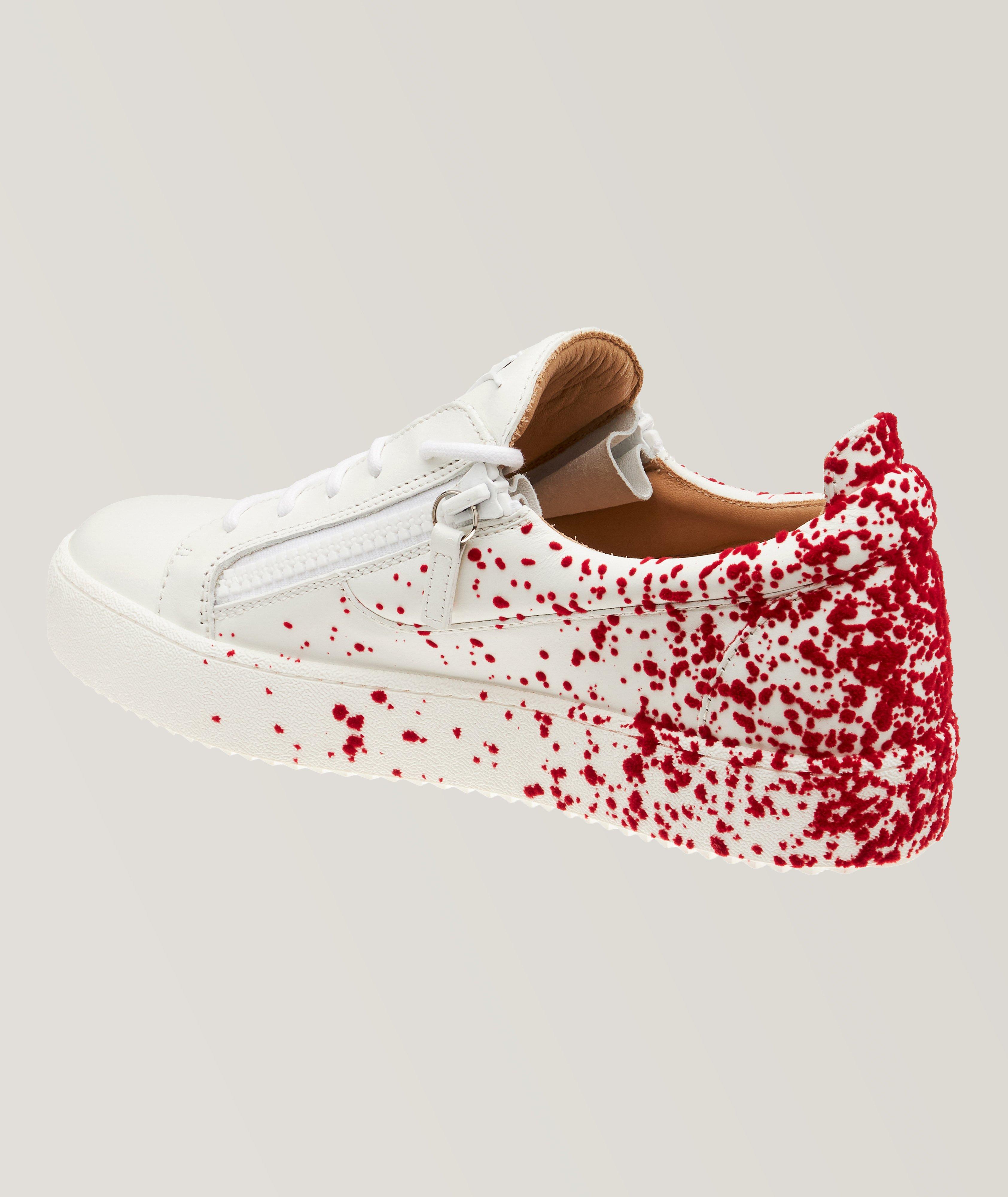 Chaussure sport en cuir à motif floqué image 1