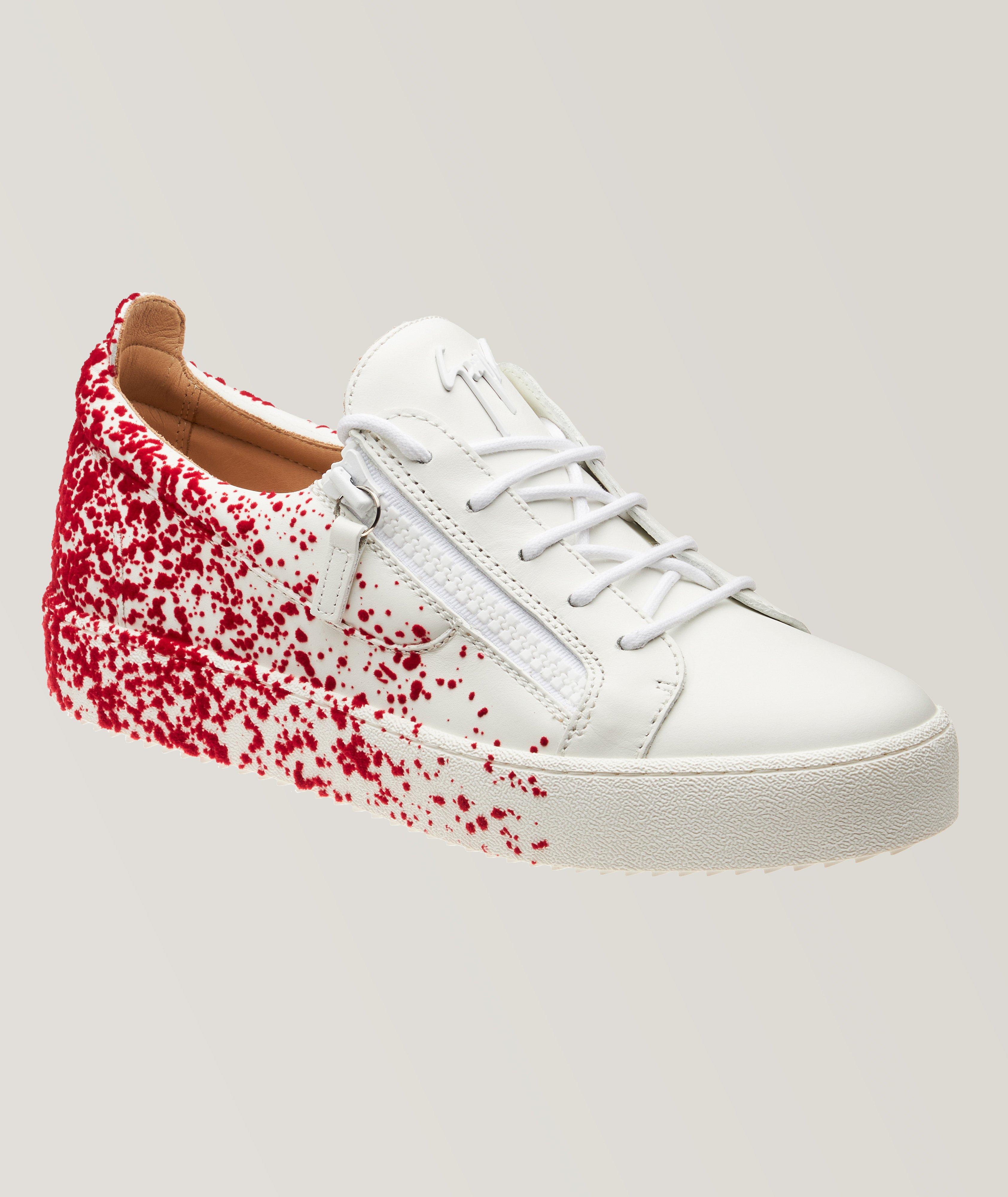 Chaussure sport en cuir à motif floqué image 0