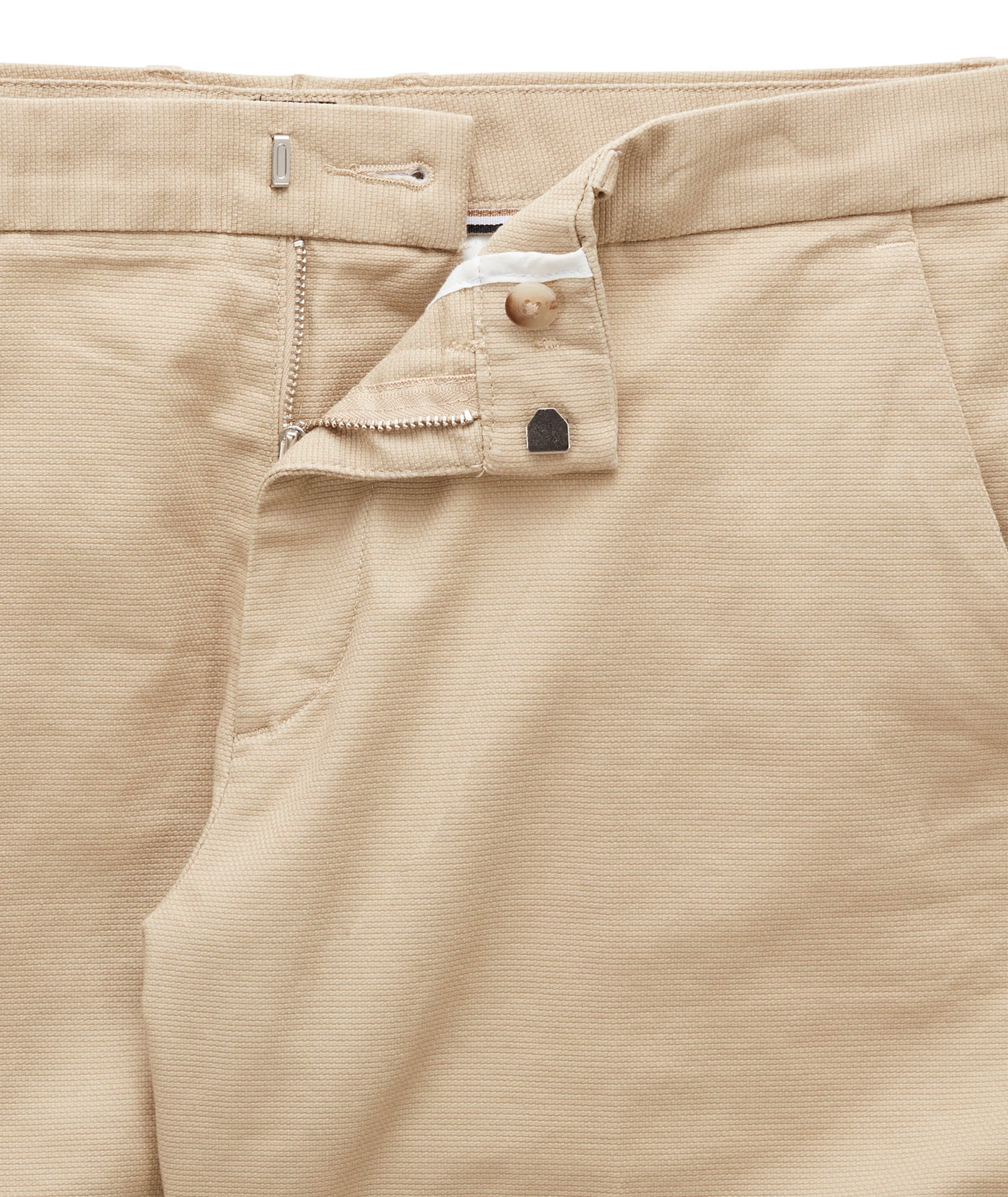 Short en coton extensible de coupe amincie image 5
