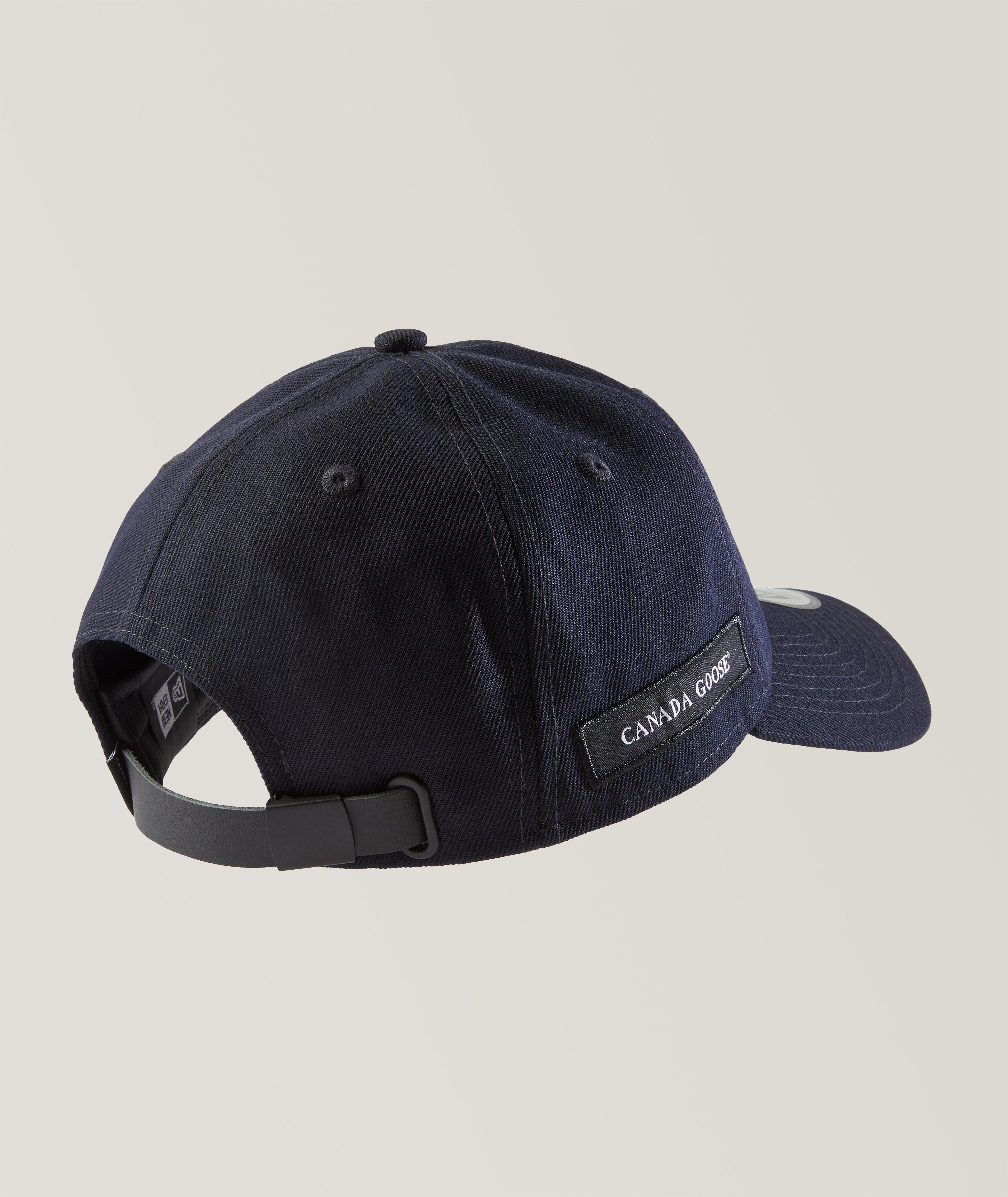 Casquette sport avec écusson classique image 1