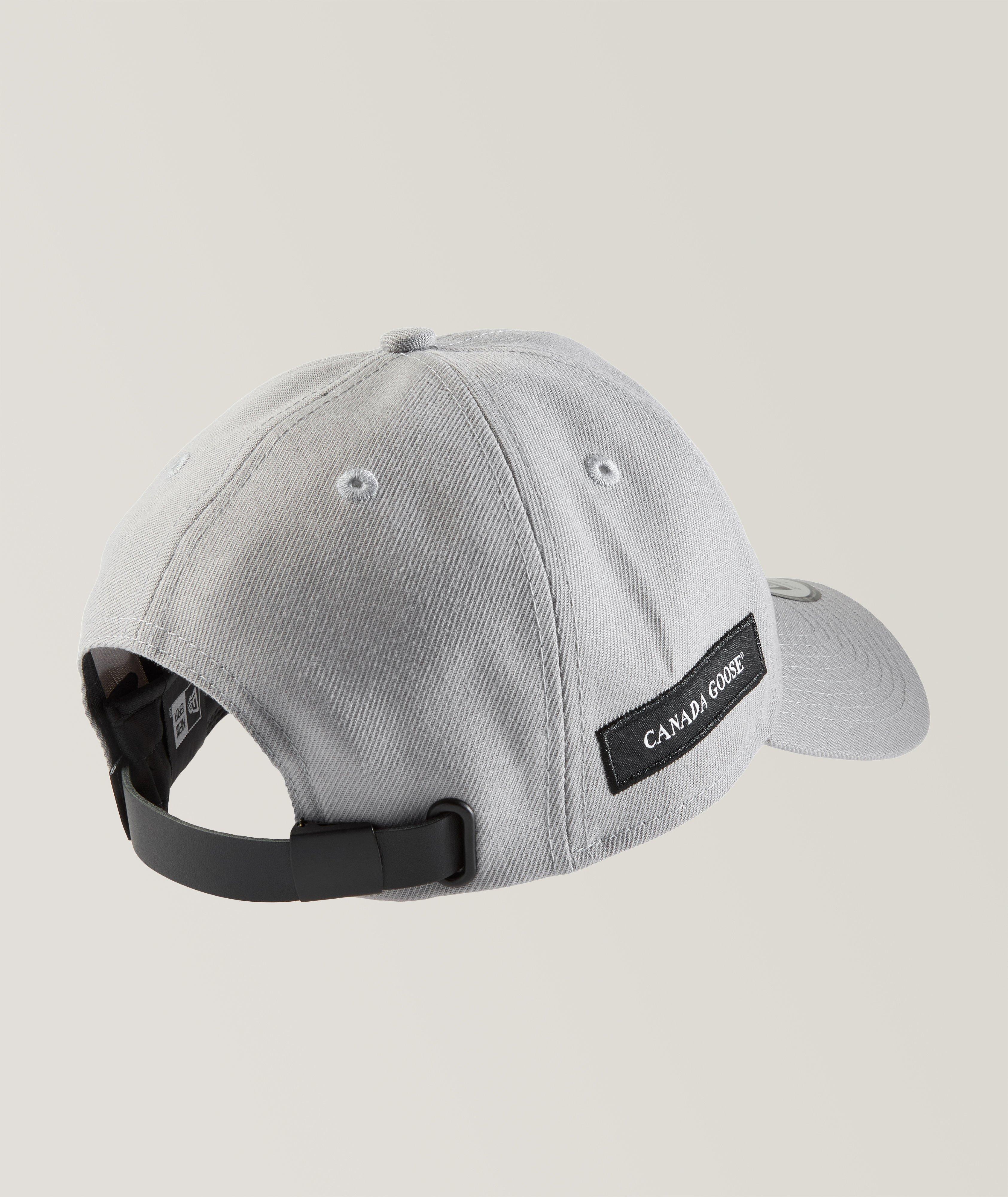 Casquette sport avec écusson classique image 1