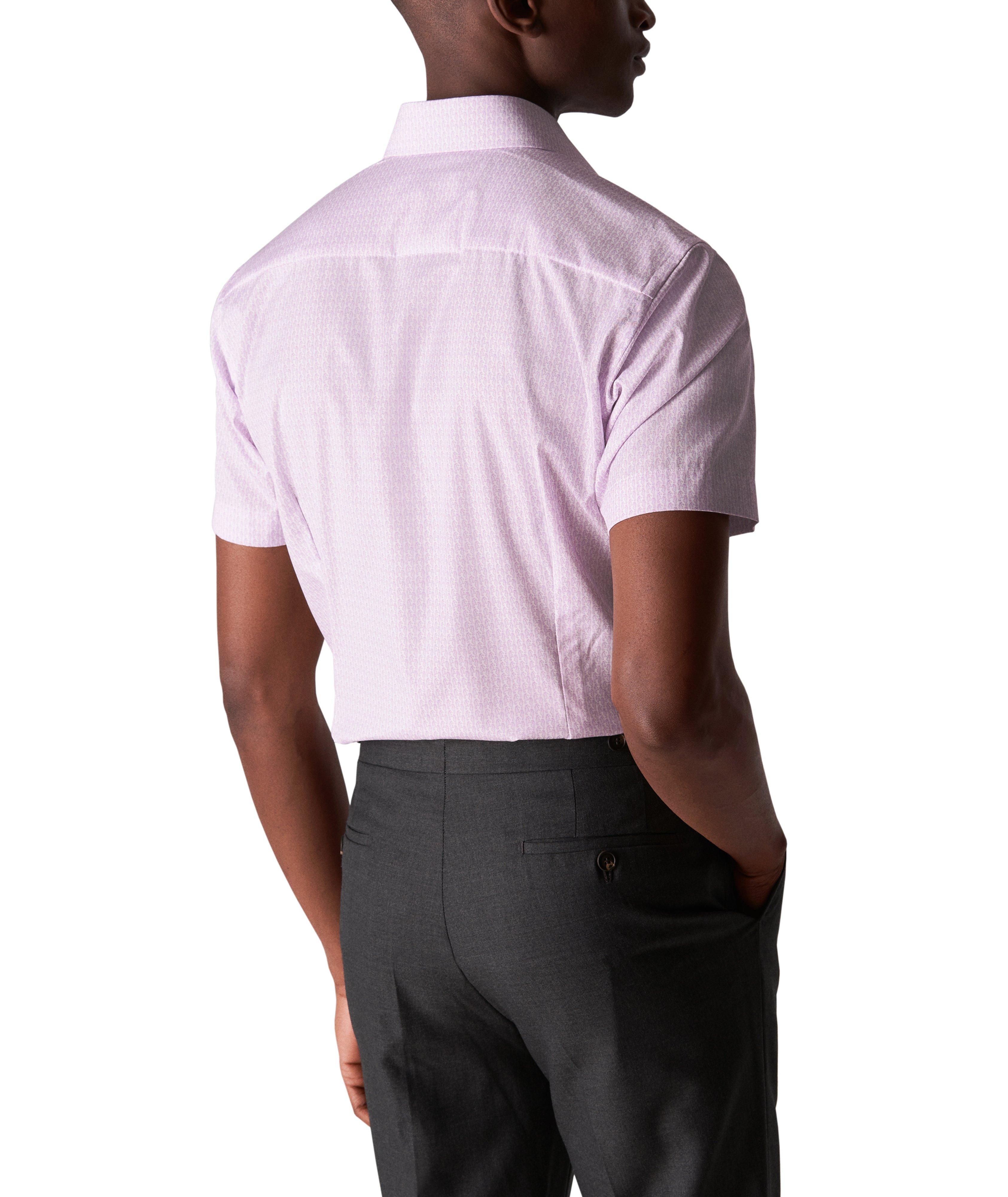 Chemise à motifs et à manches courtes de coupe contemporaine image 2