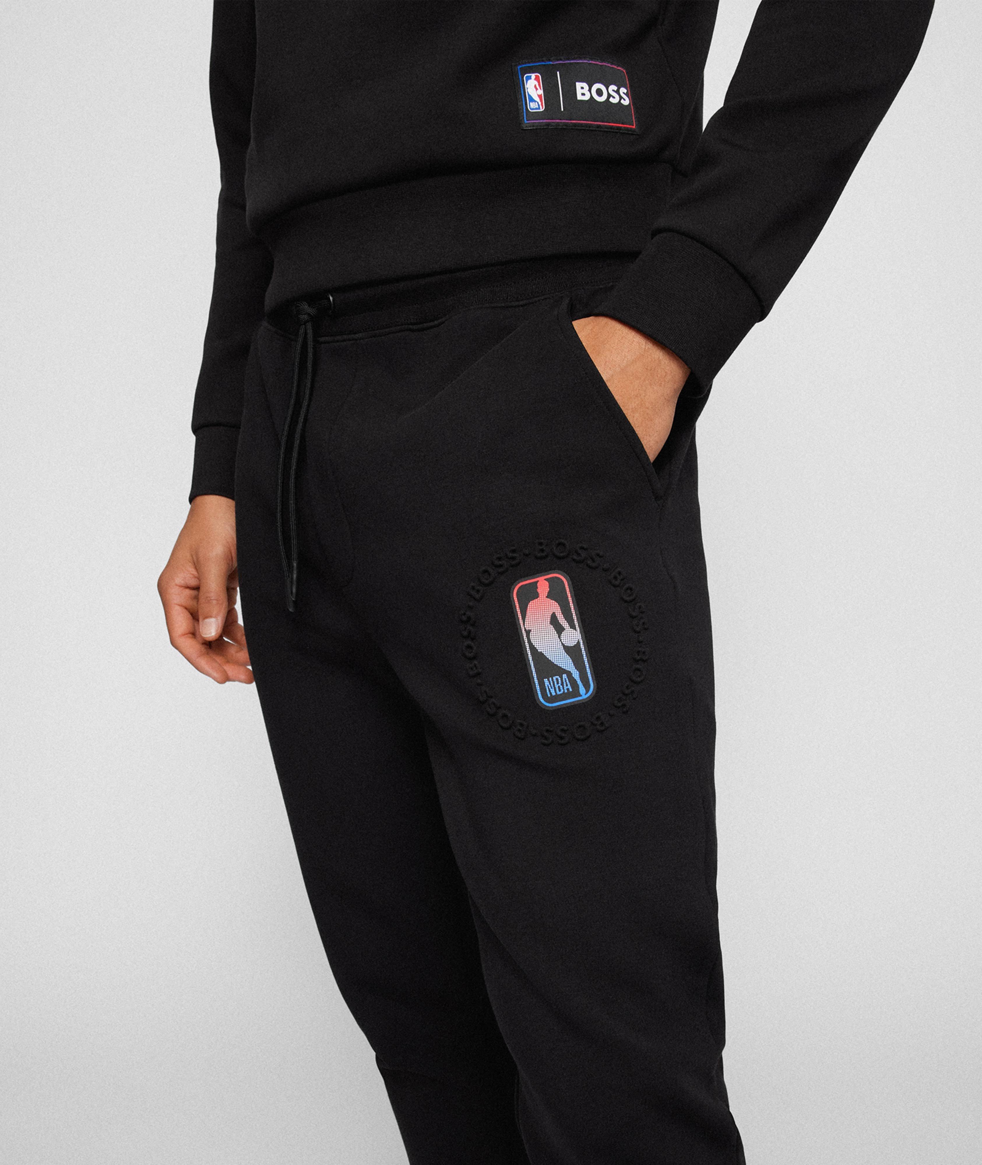Pantalon sport avec logos, collection NBA image 3