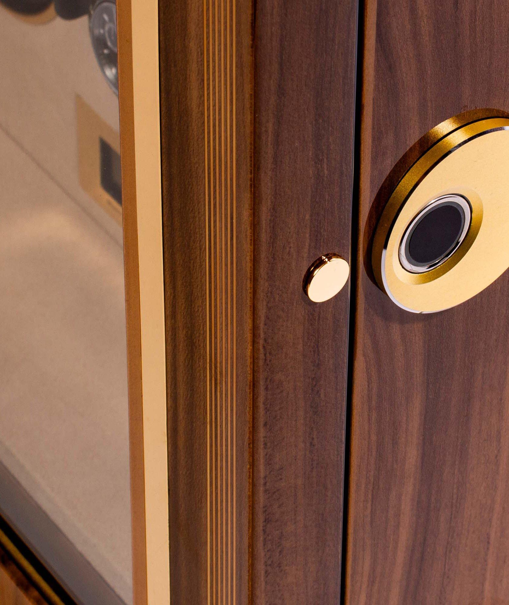 Thumbnail to select image 4