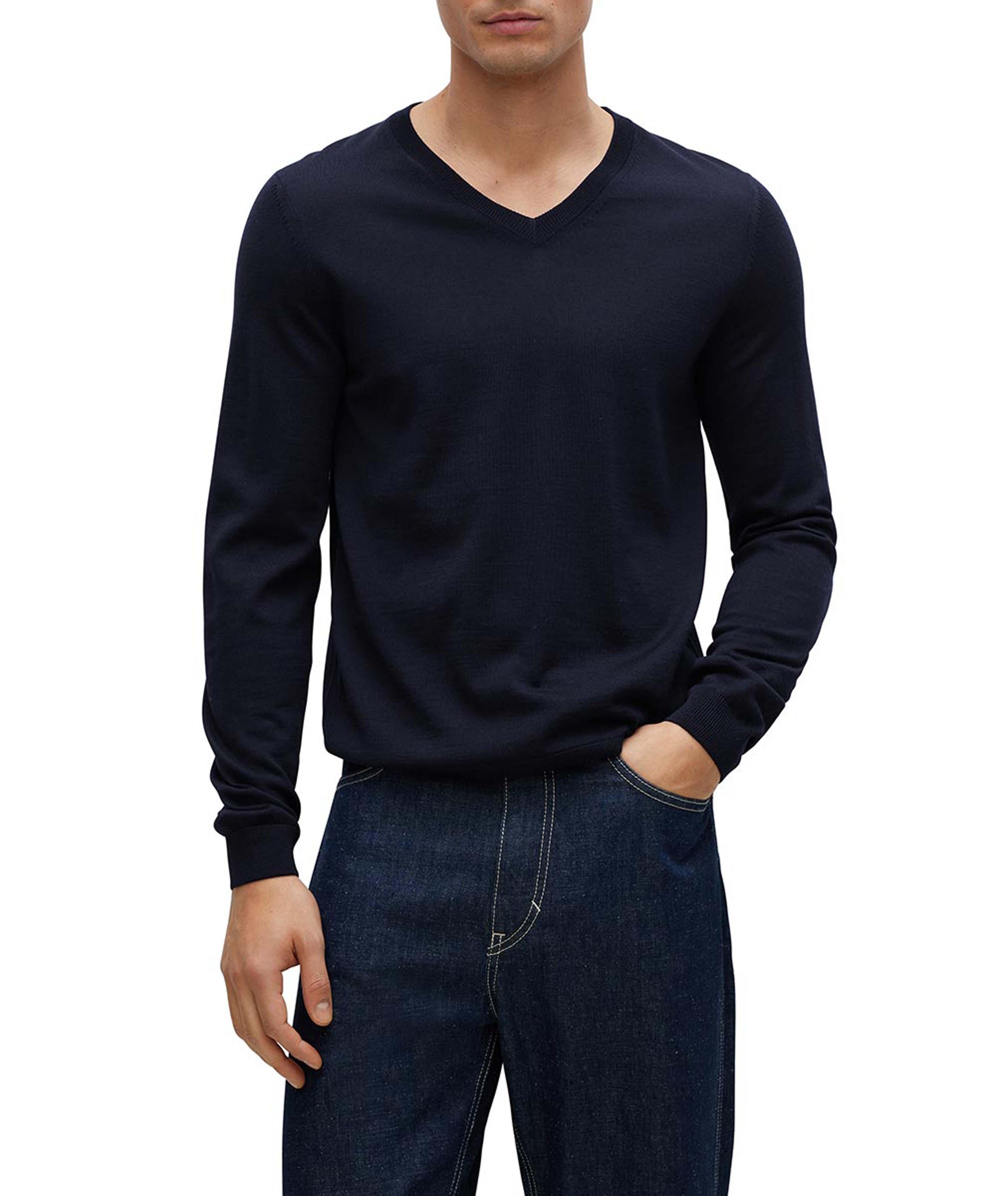 Hugo boss navy v neck jumper best sale