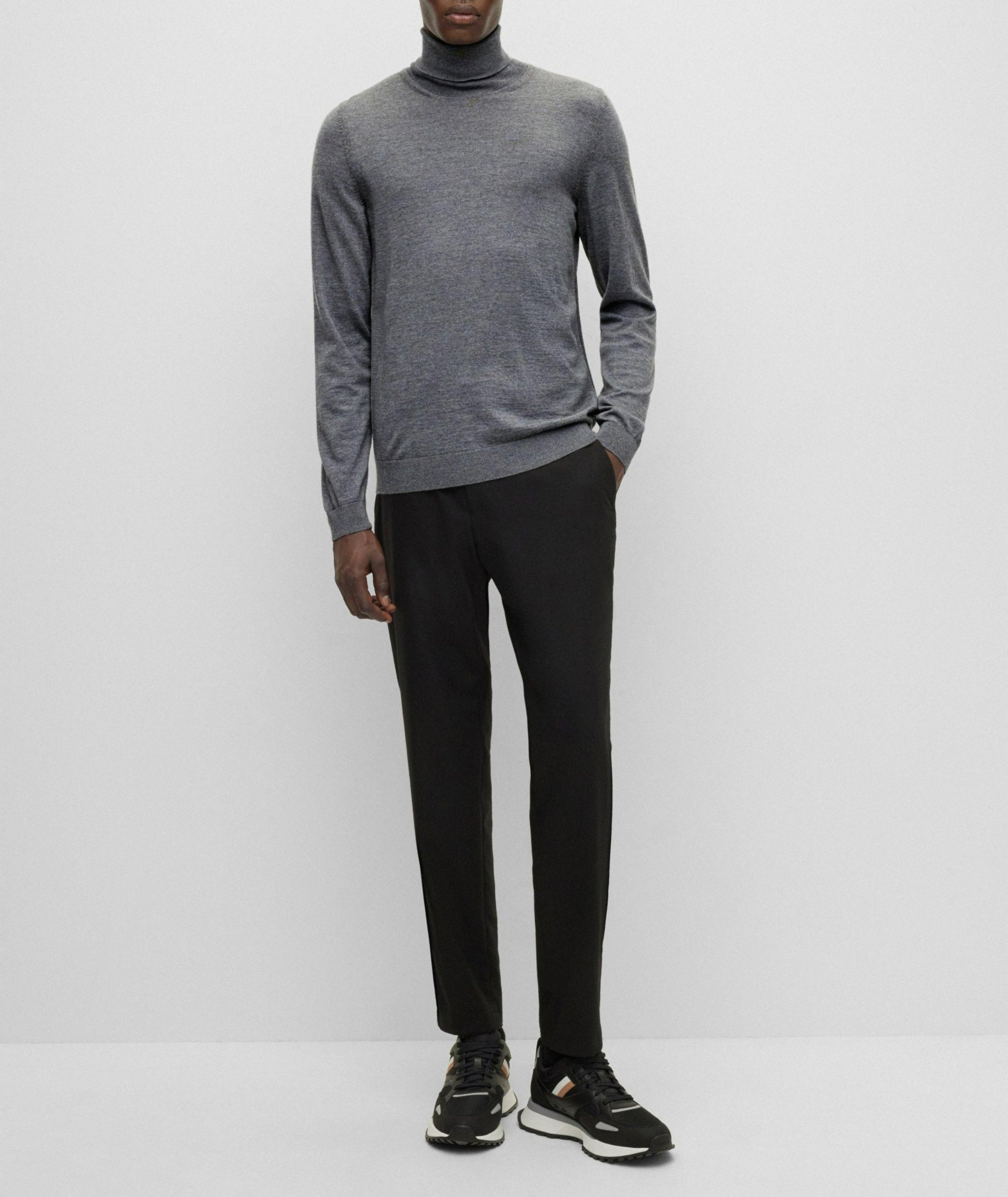 Virgin-wool rollneck