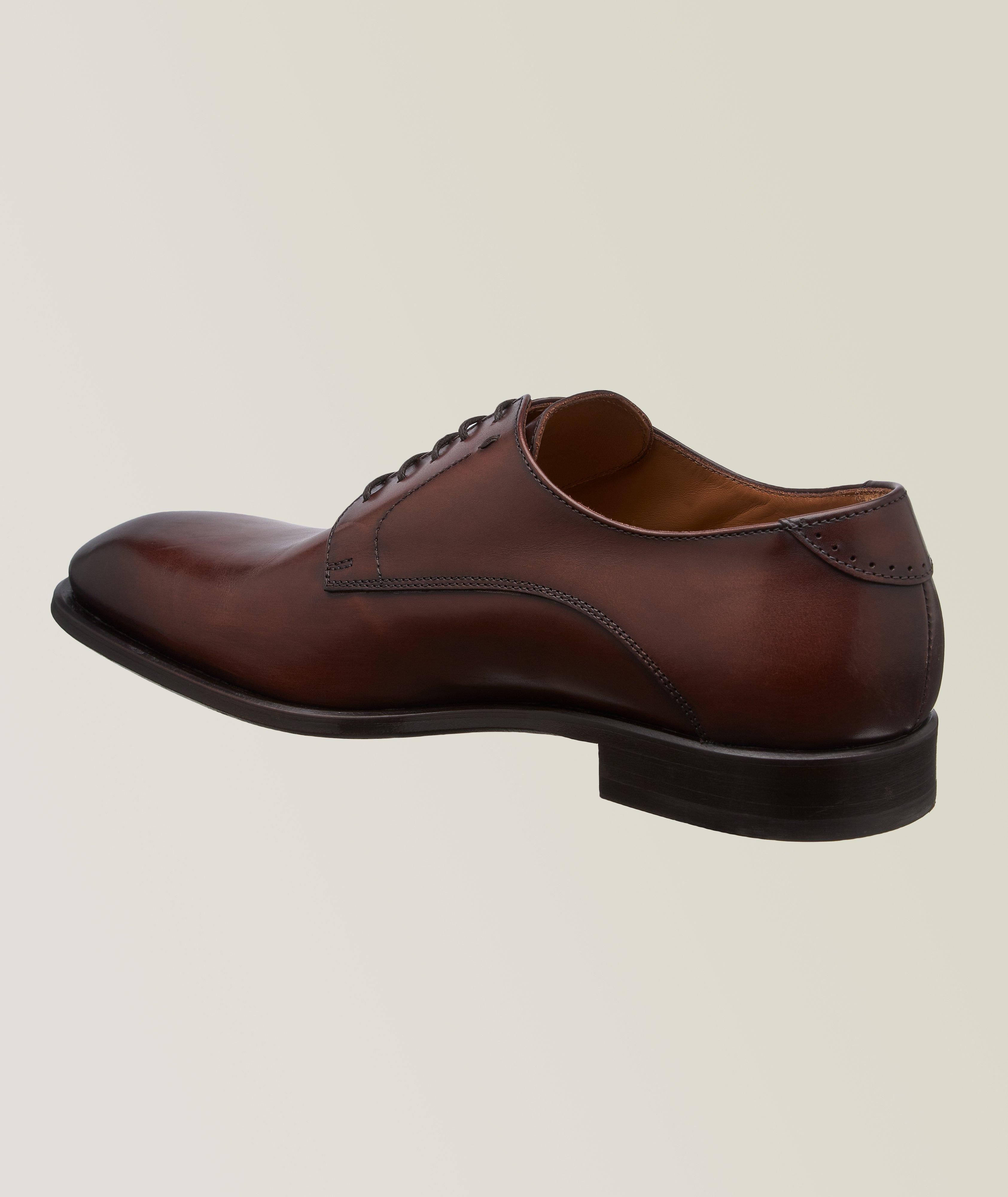 Chaussure lacée en cuir bruni image 1