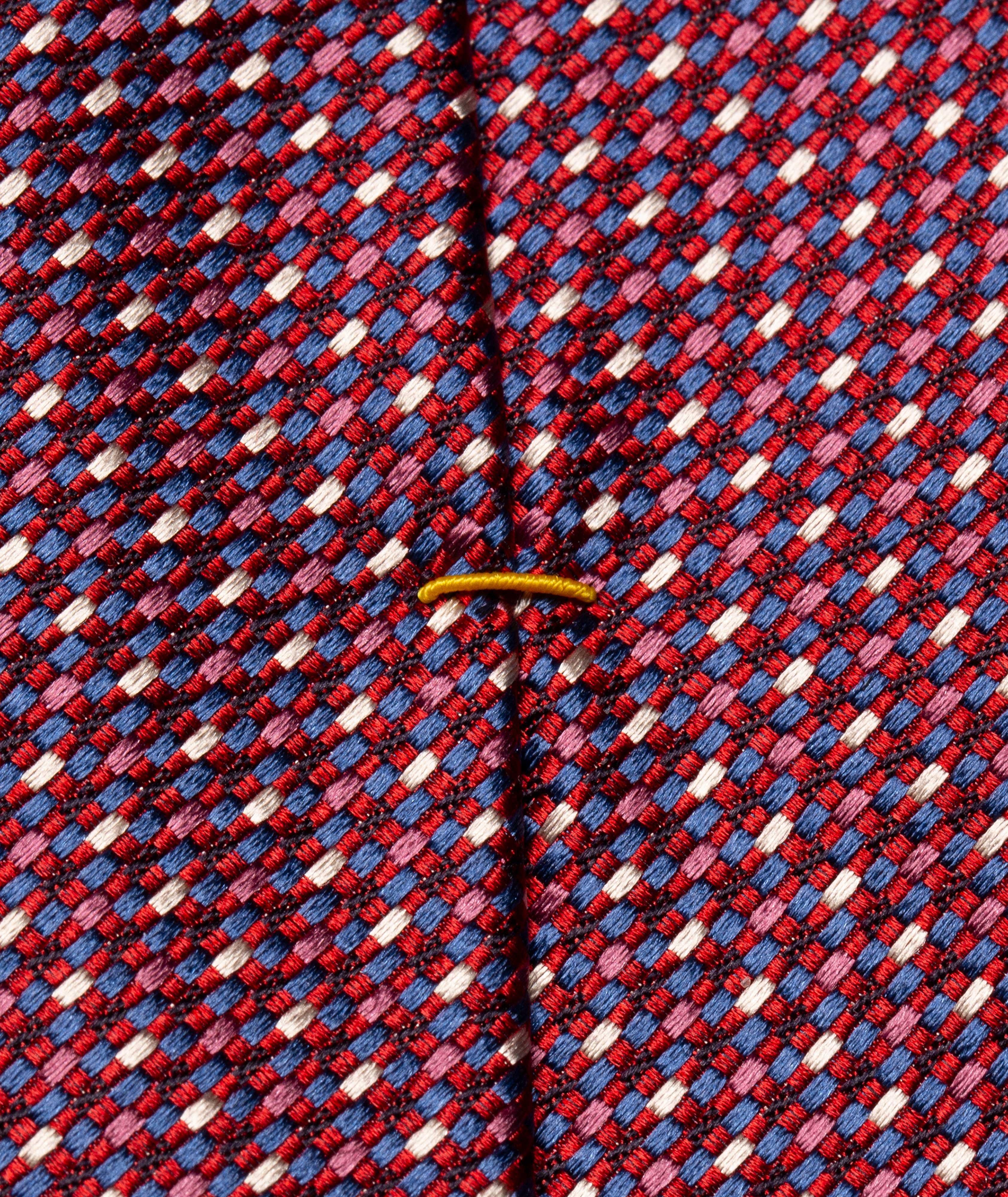 Cravate en soie à motif répété image 1