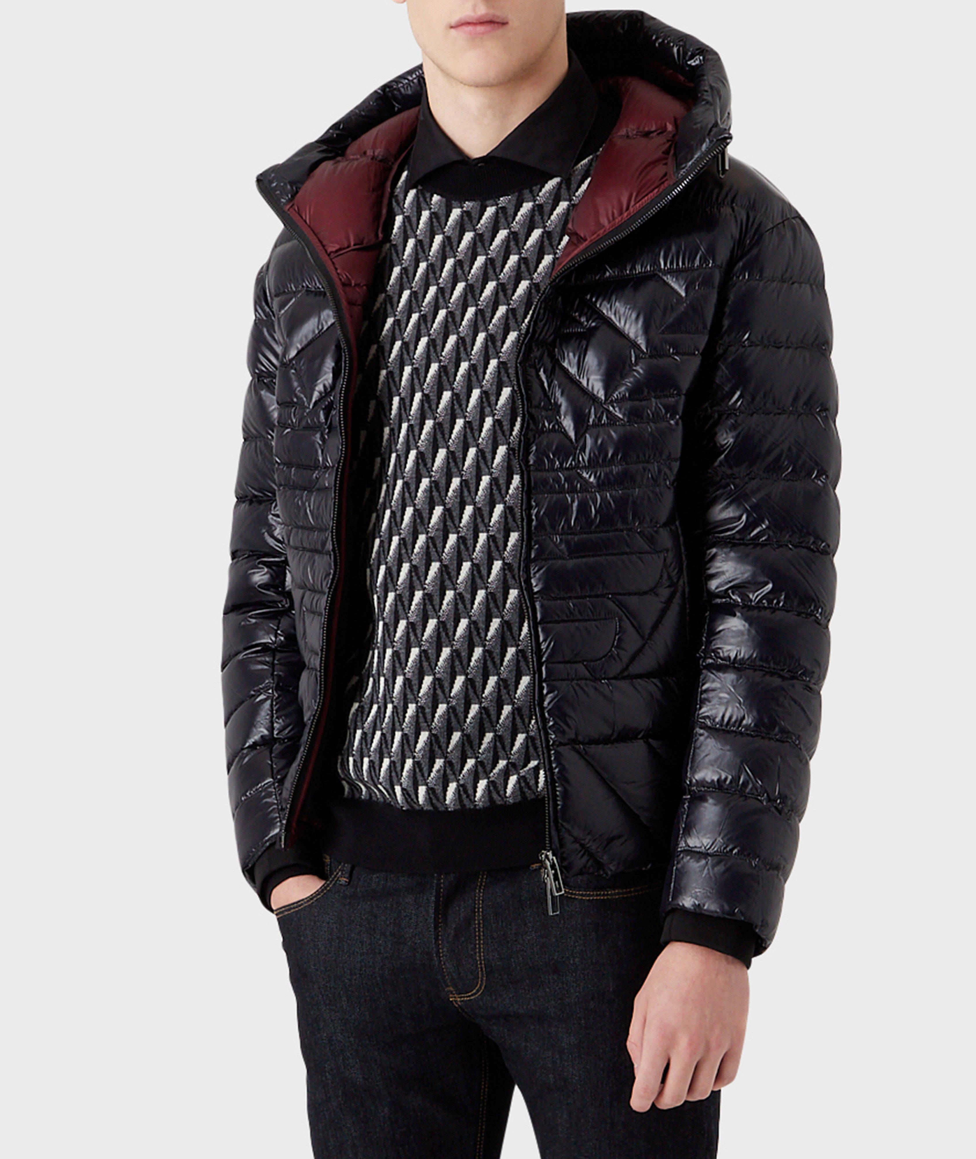 Pull en laine vierge à motif géométrique et à encolure ronde image 4