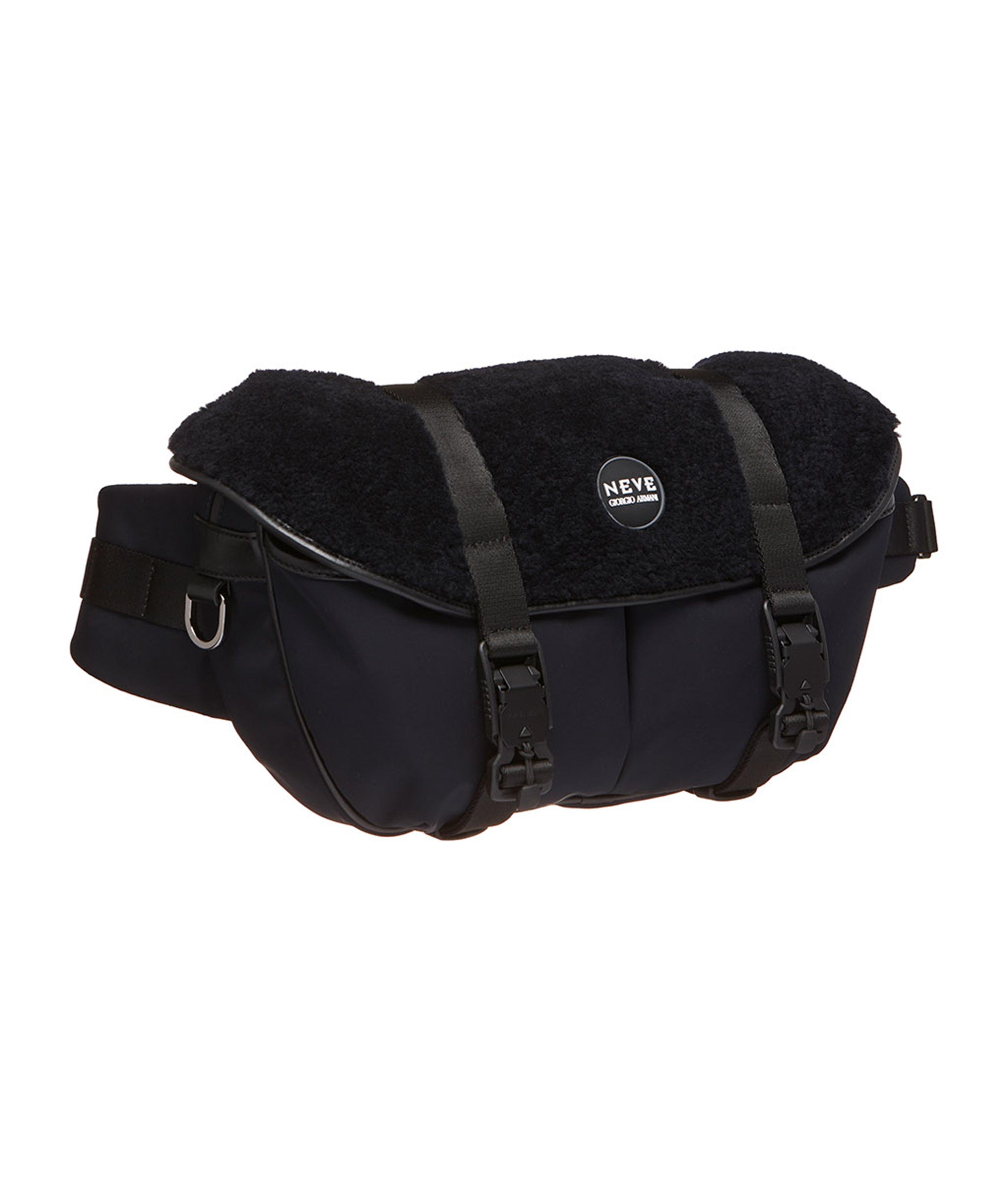 Sac banane en nylon et en rason, collection Neve image 1