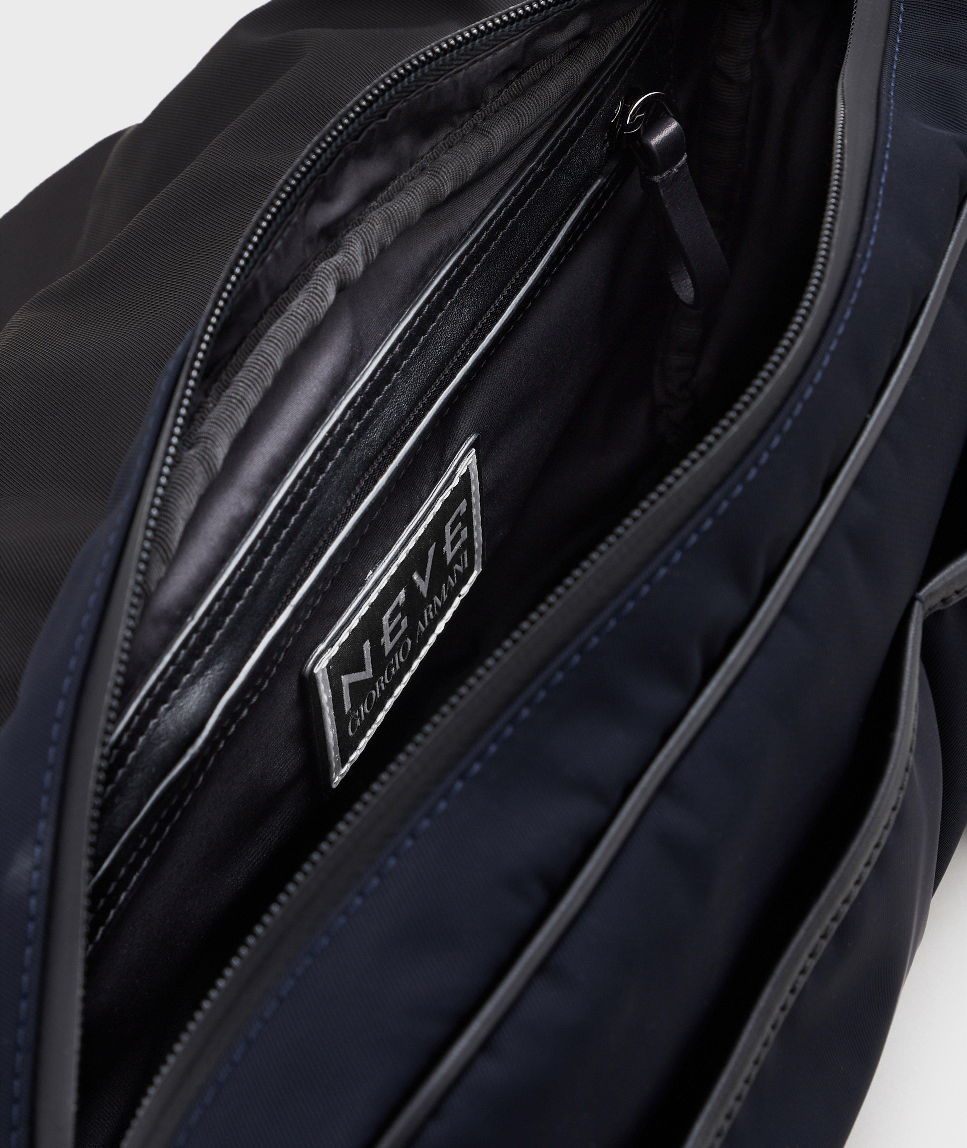 Sac banane en nylon et en rason, collection Neve image 4