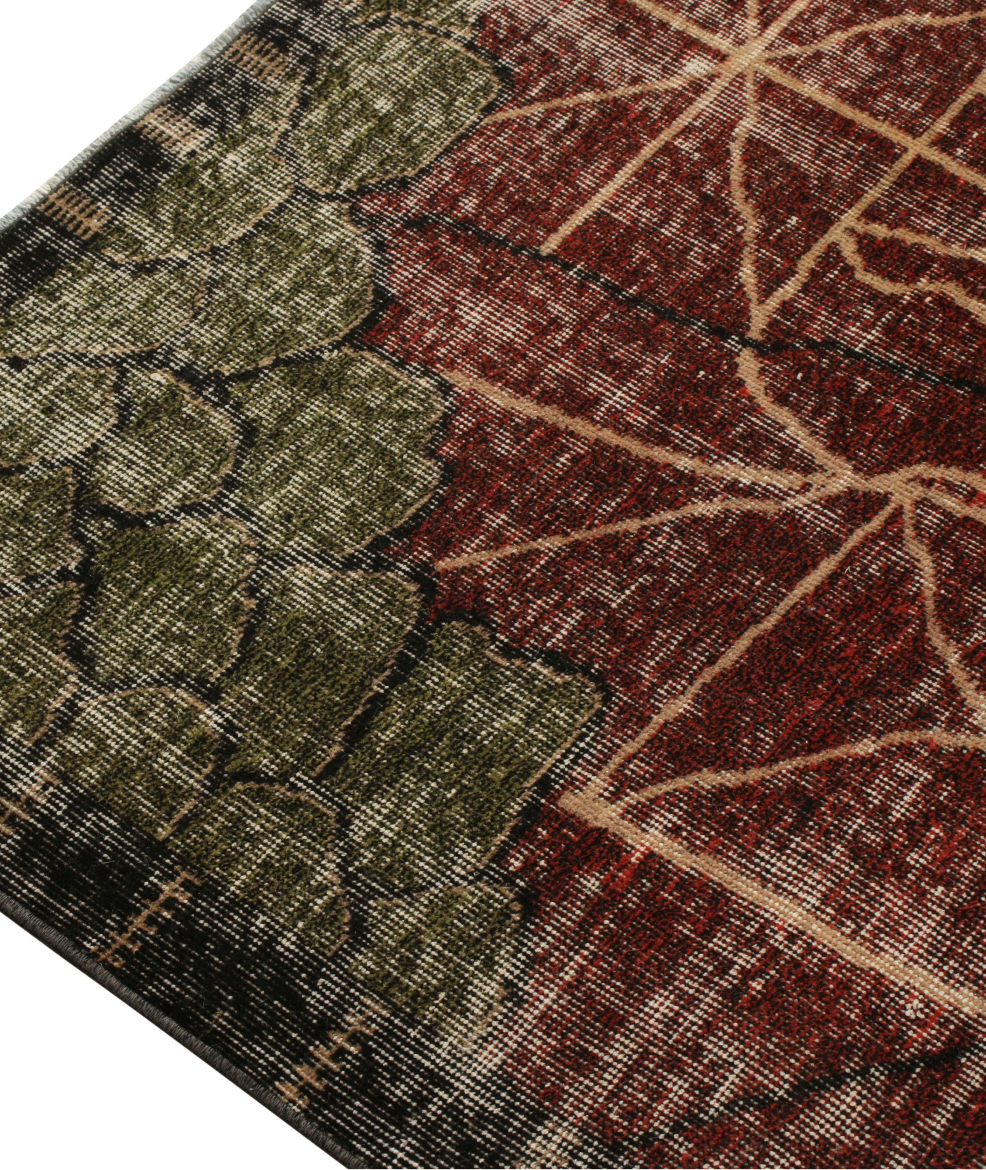 Tapis d’époque d’aspect usé à motif abstrait image 3