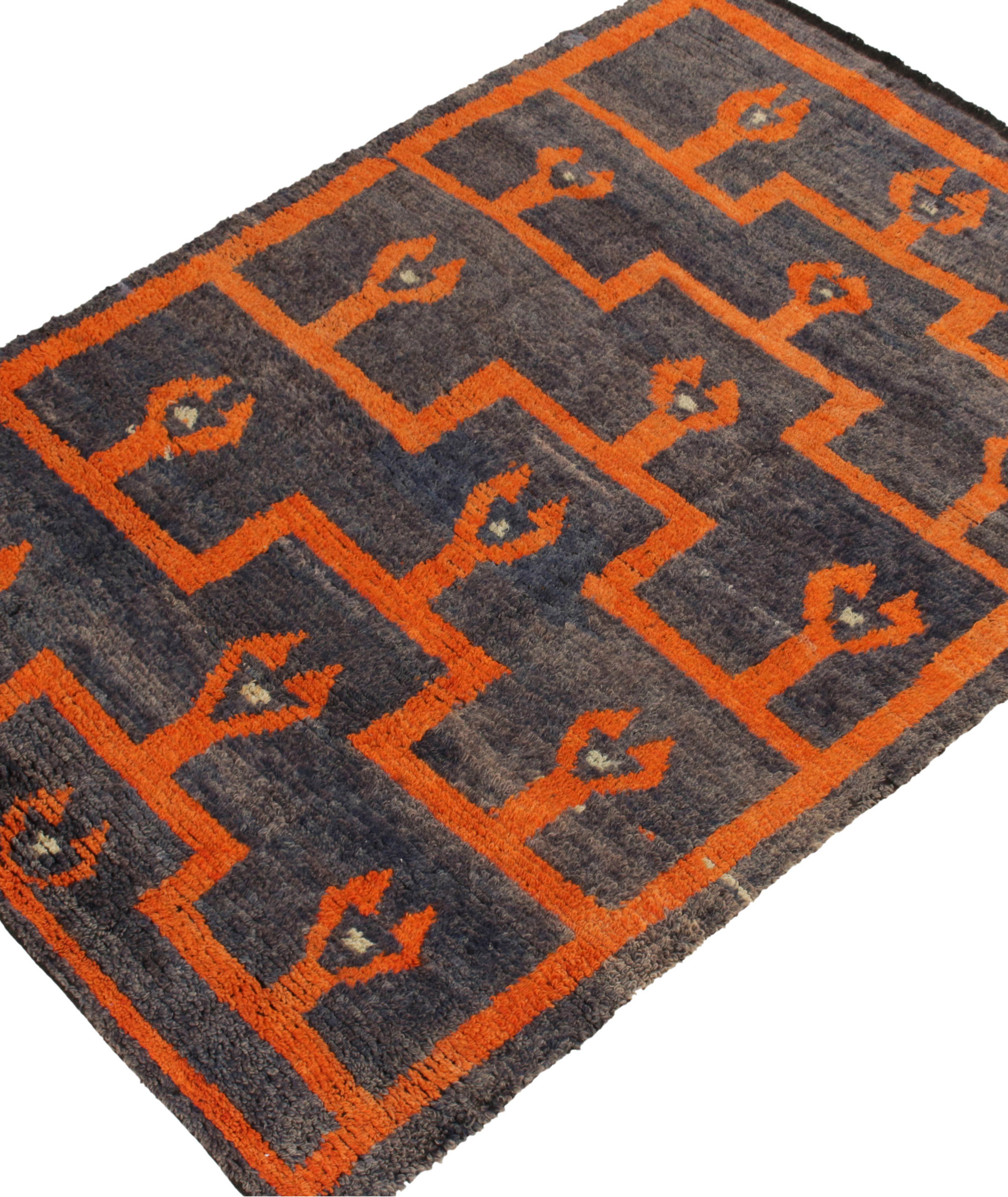 Tapis d’époque à poils longs à motif géométrique image 1