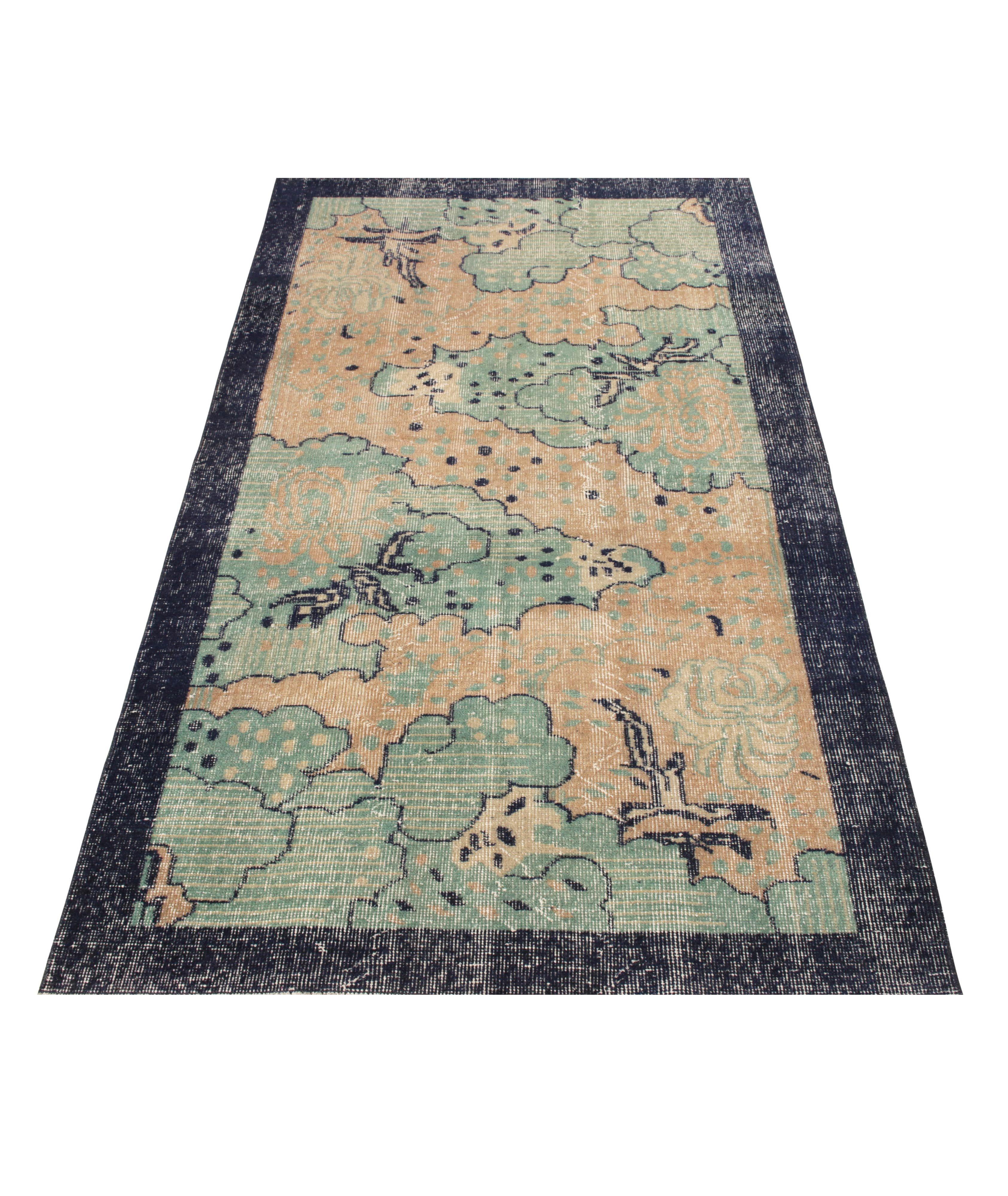 Tapis d’époque d’aspect usé tissé à la main image 1