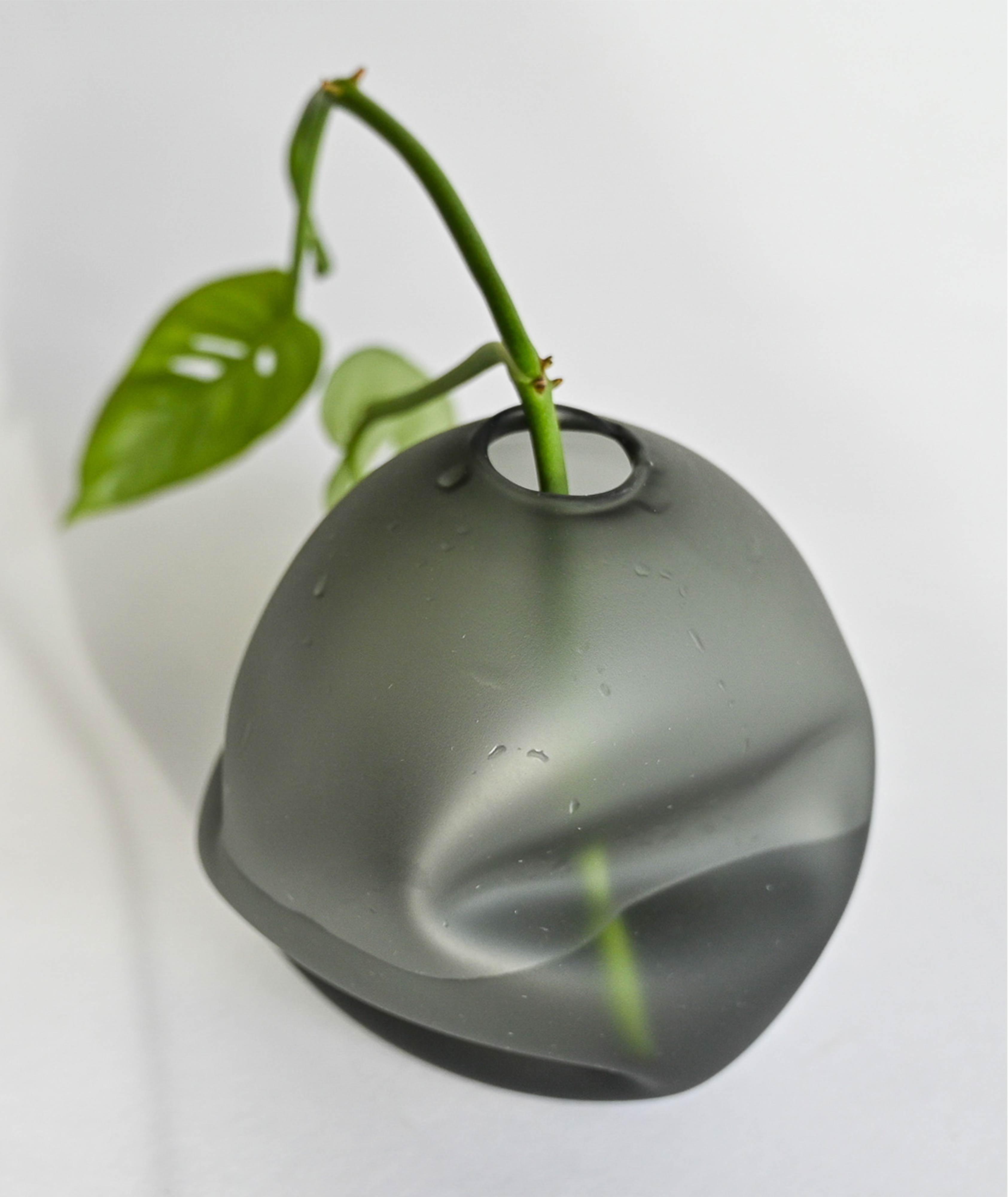 Thumbnail to select image 1