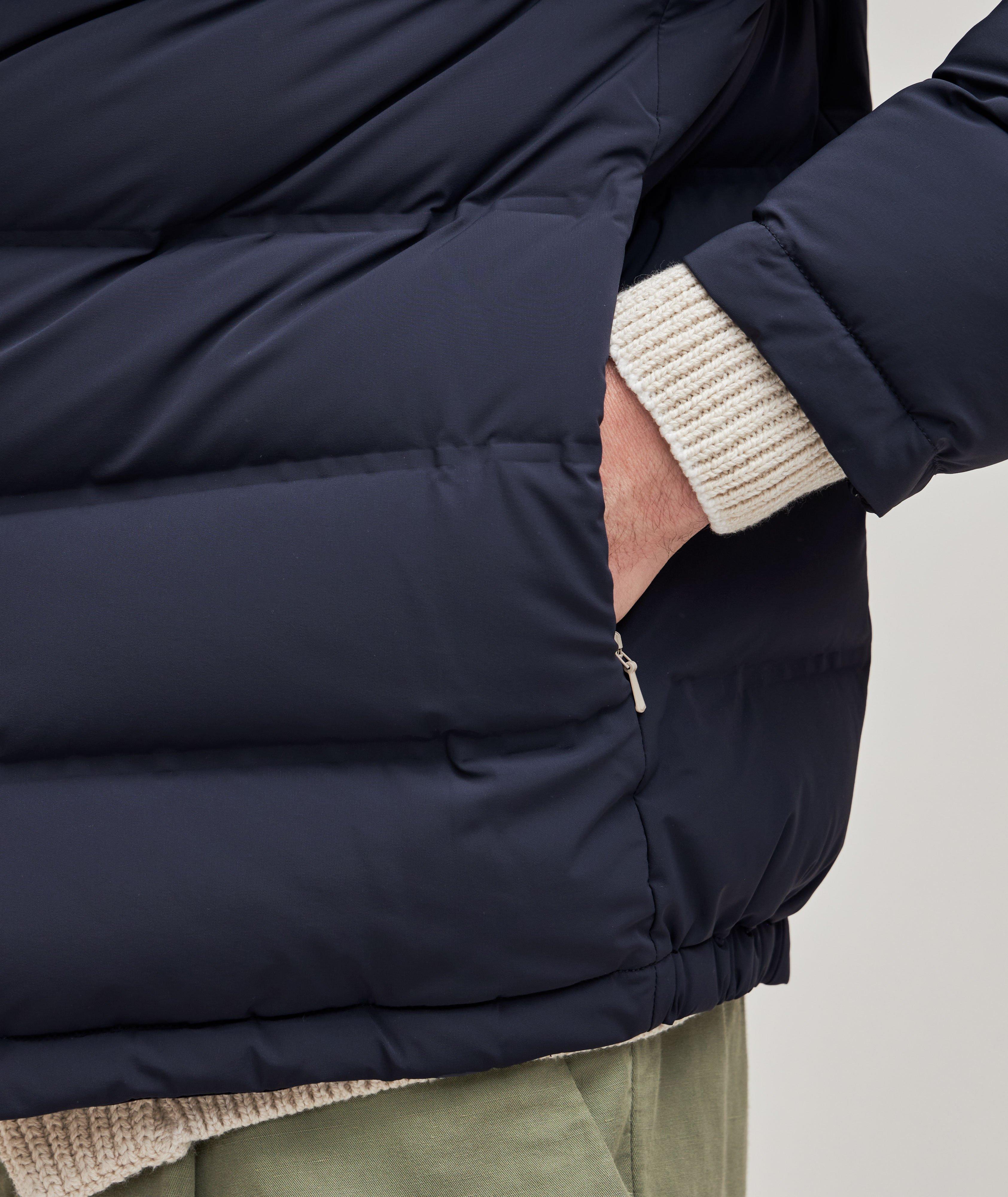 Blouson matelassé et imperméable en nylon et en duvet image 5