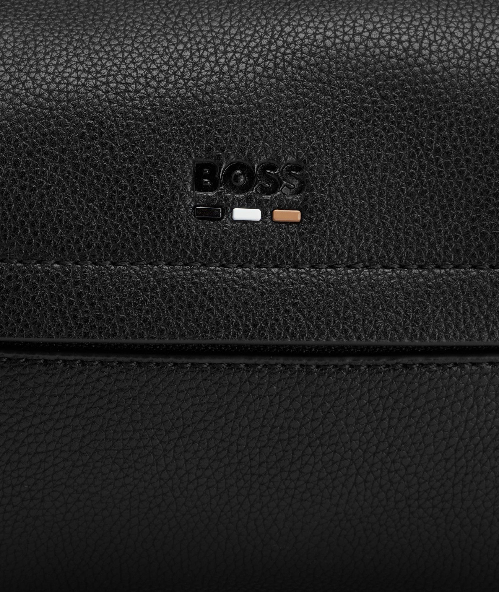 Grained Leather Wash Bag image 4