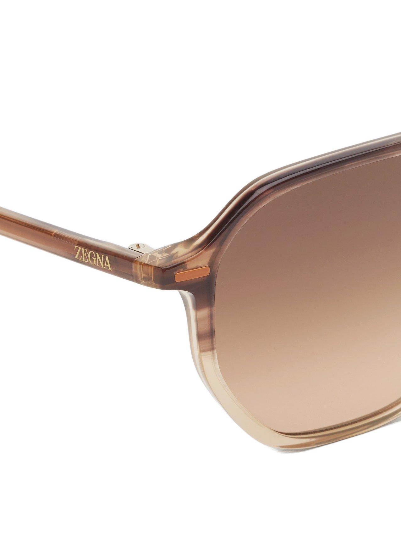 Thumbnail to select image 2