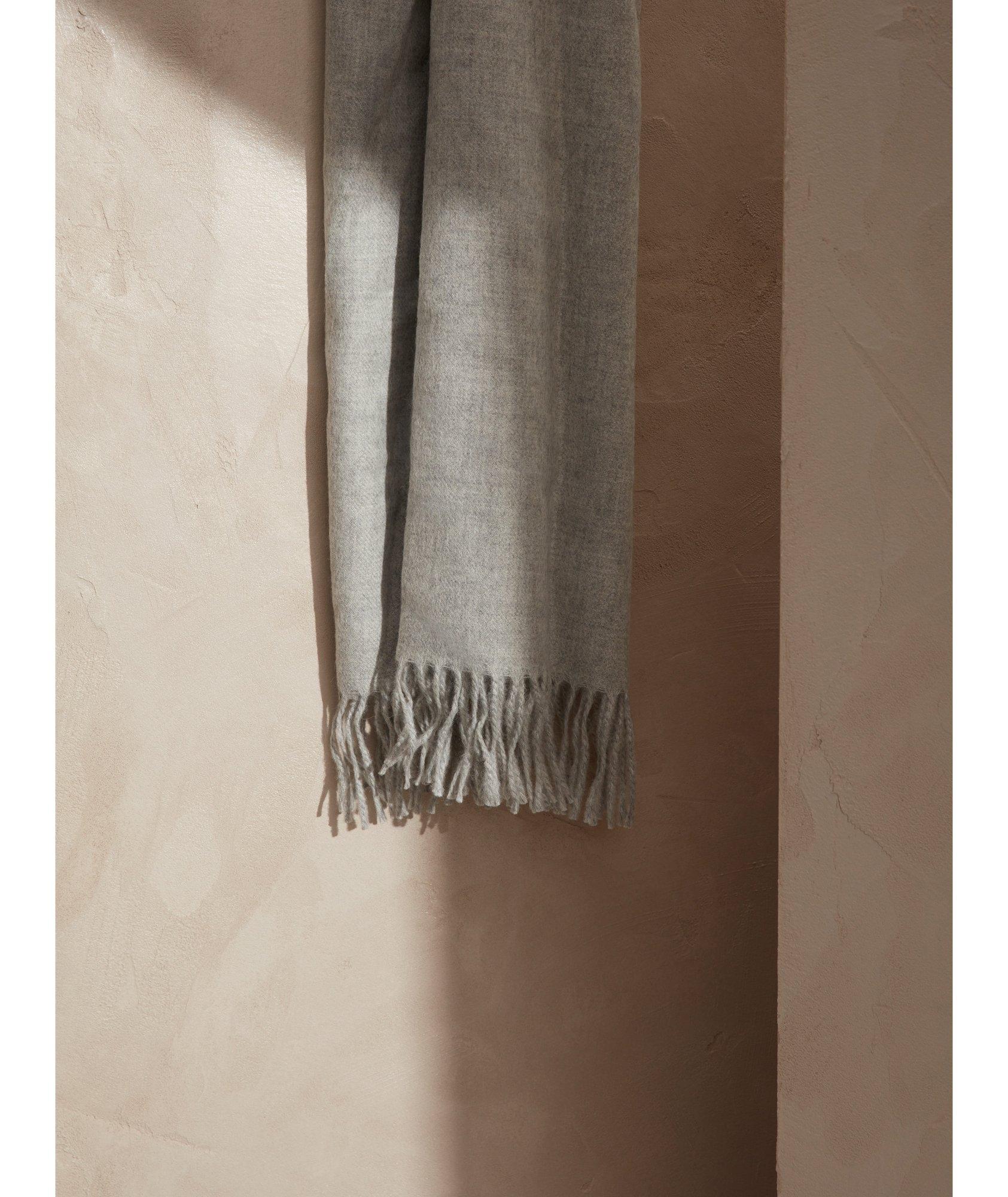 Dimma Baby Alpaca Throw image 2