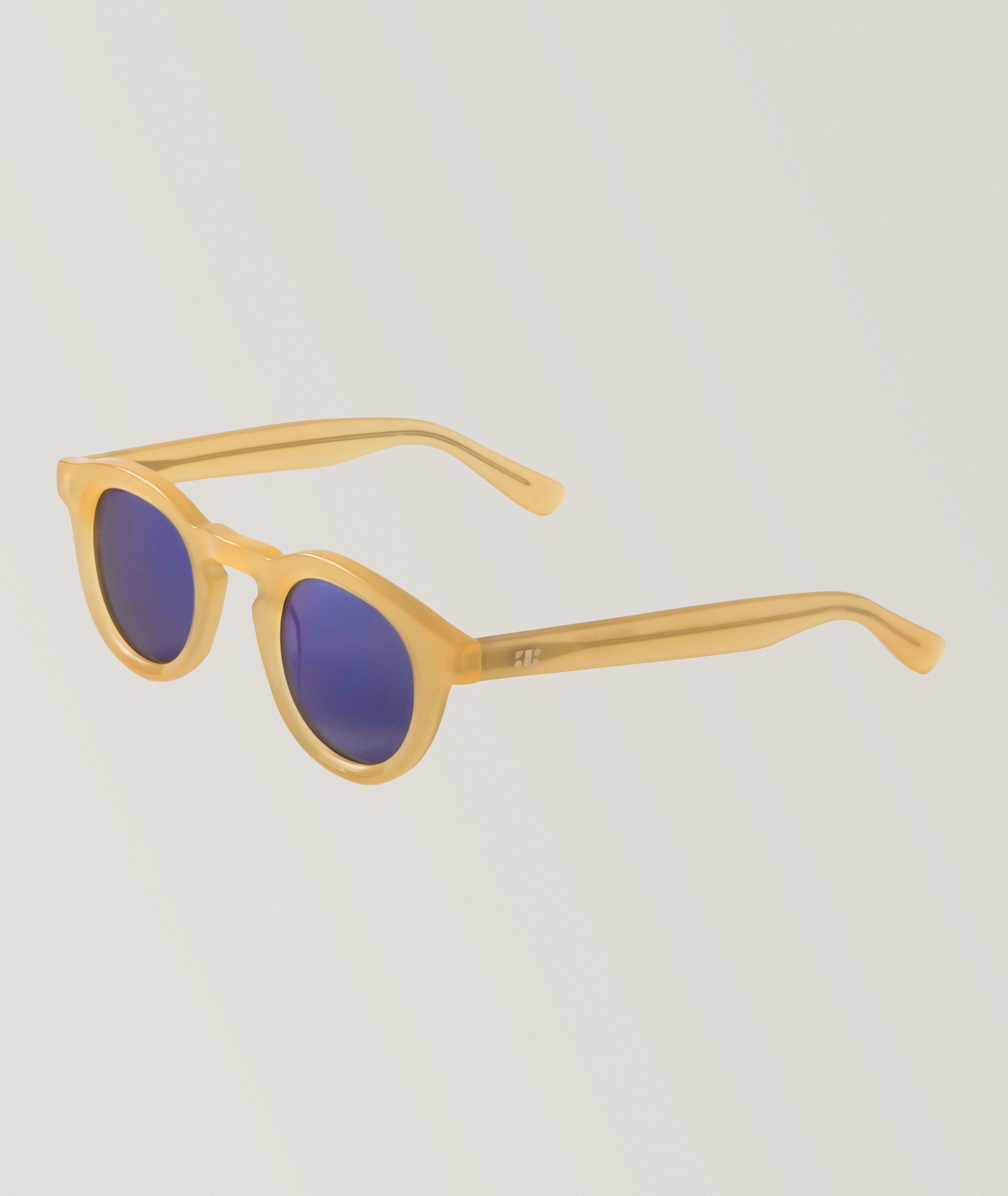 Thumbnail to select image 1