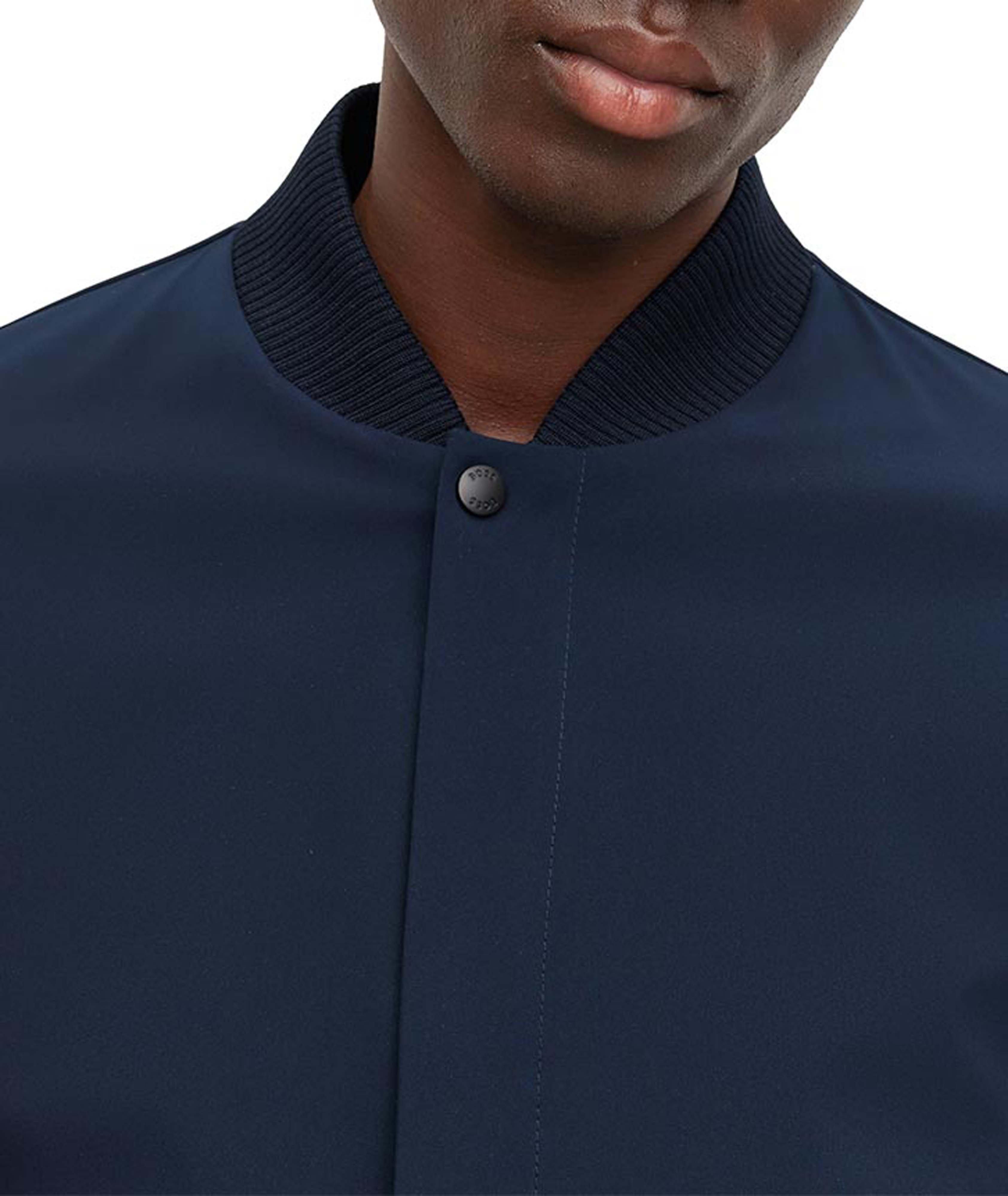 Blouson court résistant à l’eau en tissu technique image 2