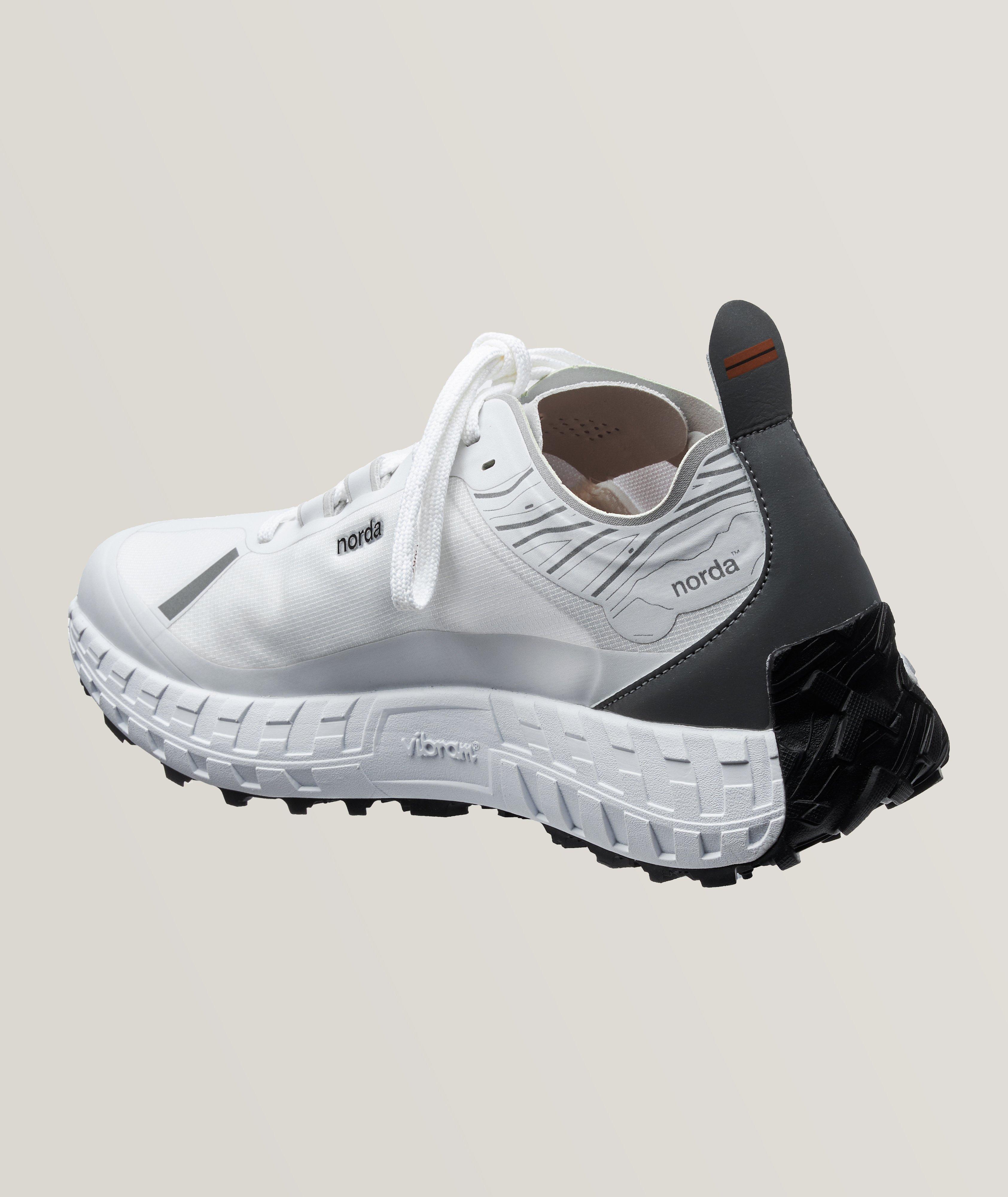 Chaussure sport en tricot, collection Norda image 1