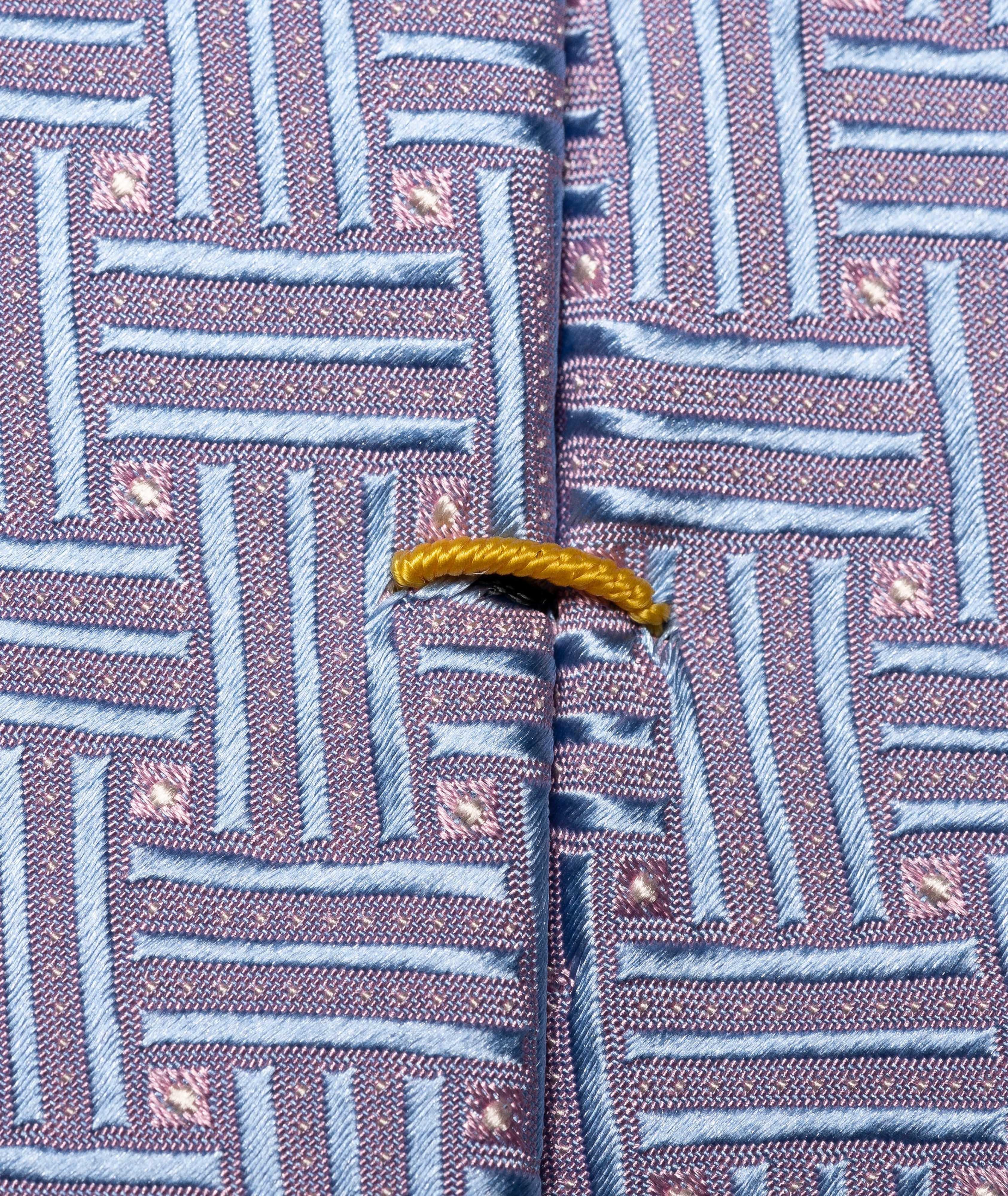 Cravate en soie à tissage géométrique image 1