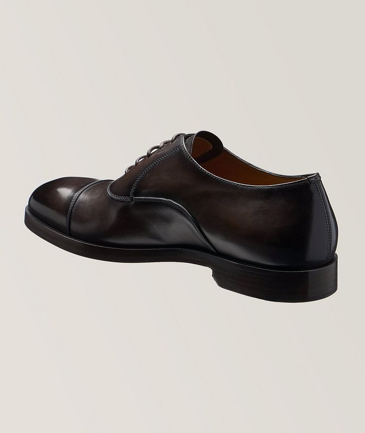 Chaussure lacée en cuir poli image 1