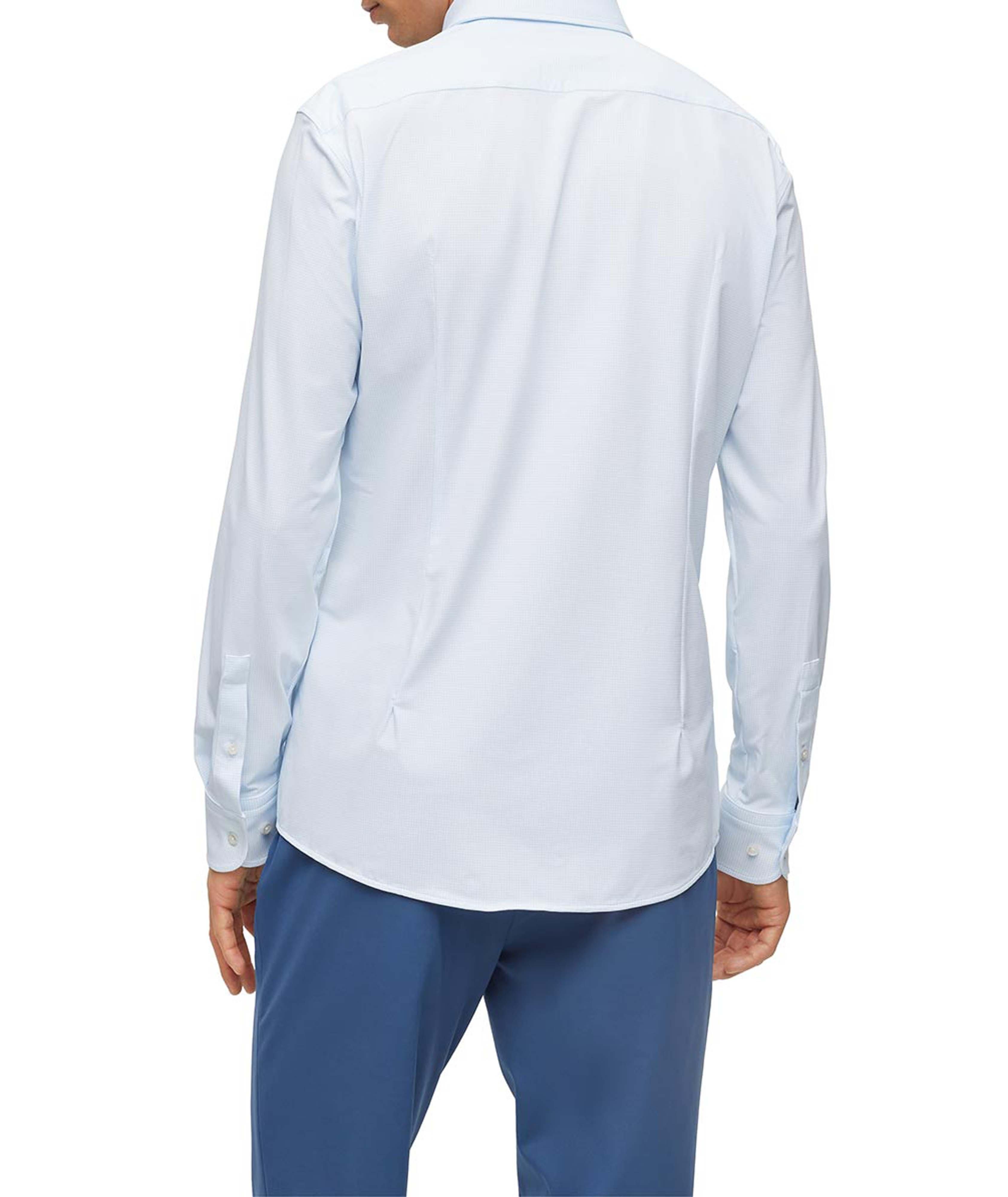 Chemise habillée à motif pointillé de coupe amincie image 2