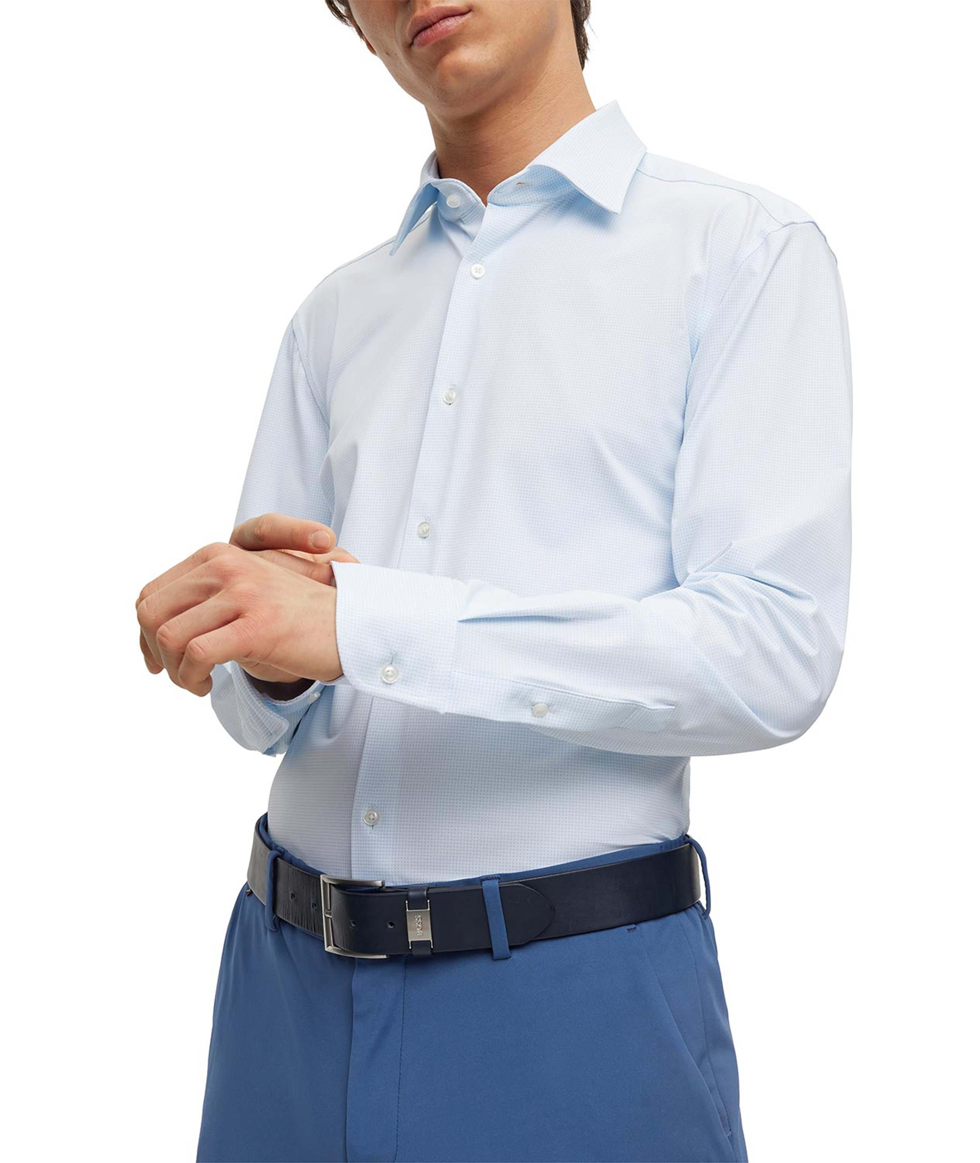 Chemise habillée à motif pointillé de coupe amincie image 4
