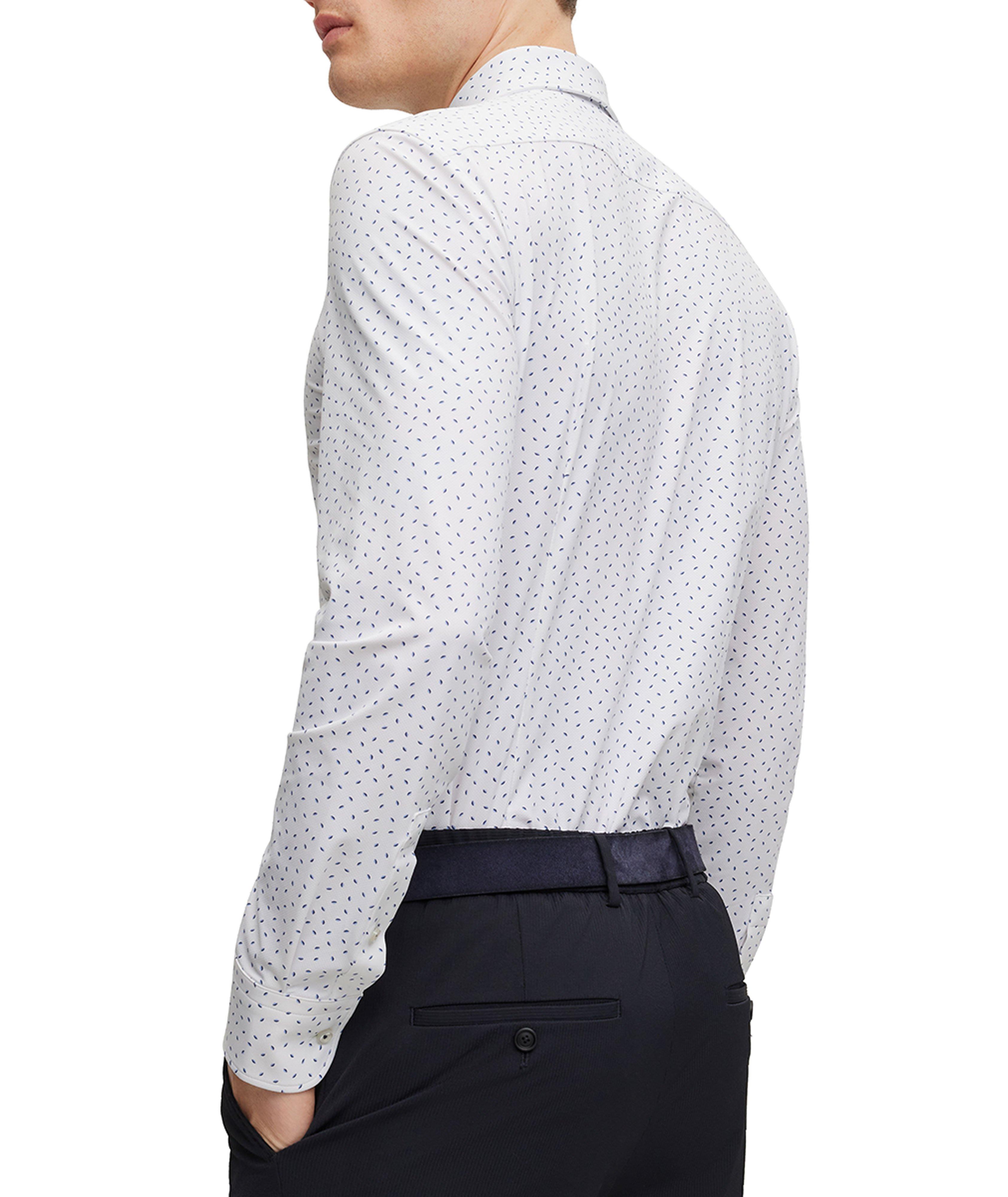 Chemise habillée à motif répété de coupe amincie image 3