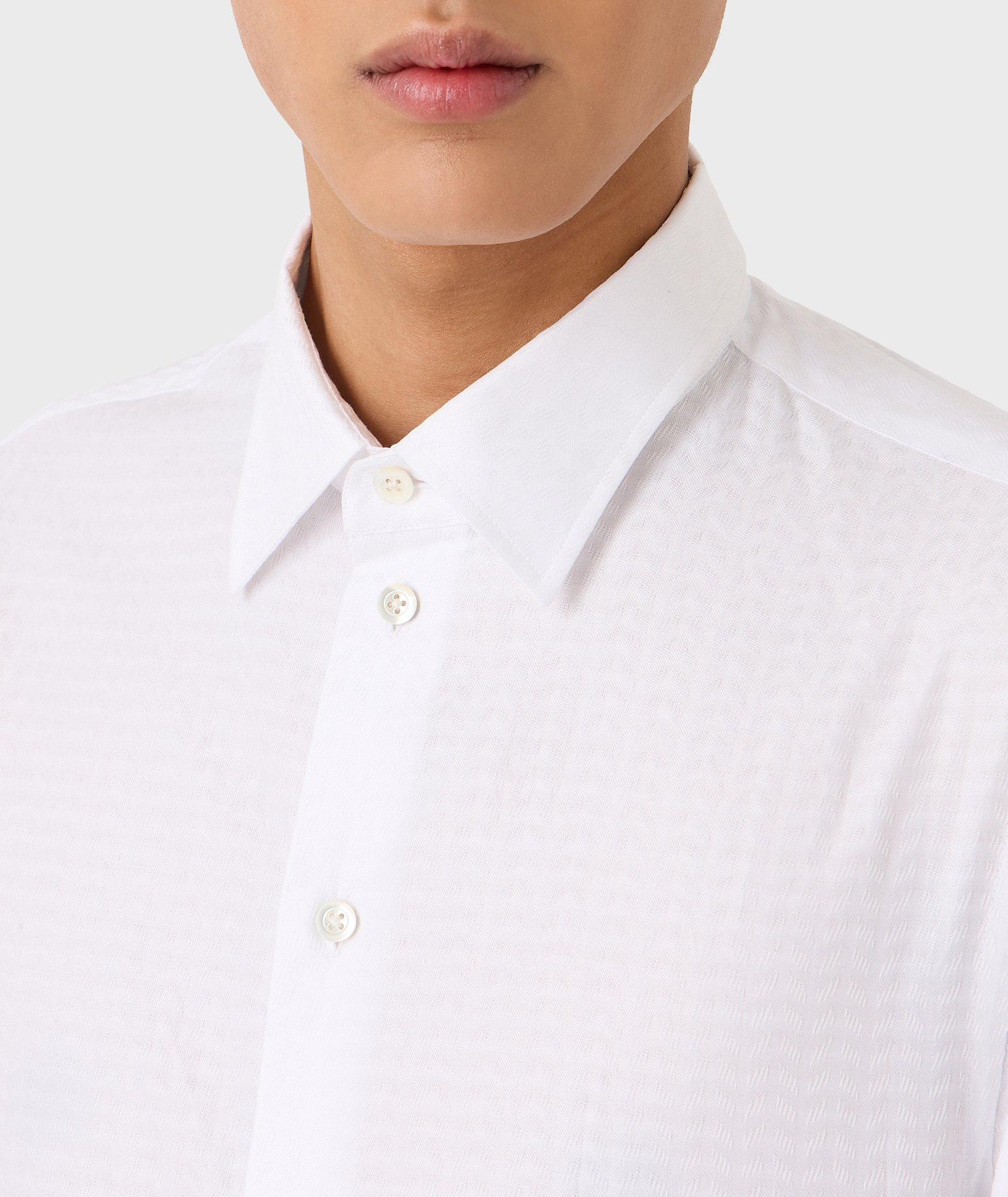 Chemise décontractée à petit motif géométrique image 4