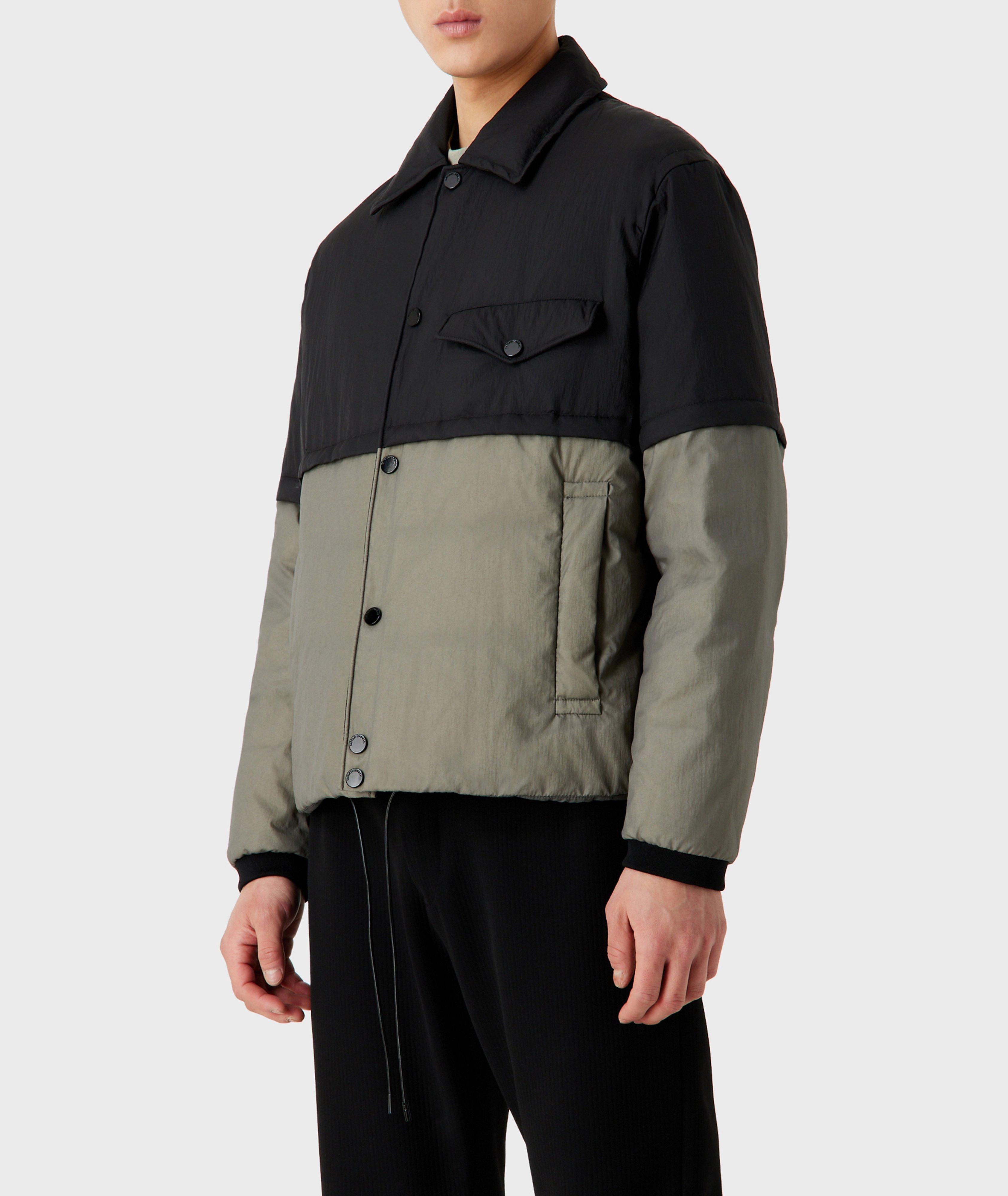 Manteau sectionné en tissu technique et en duvet image 1